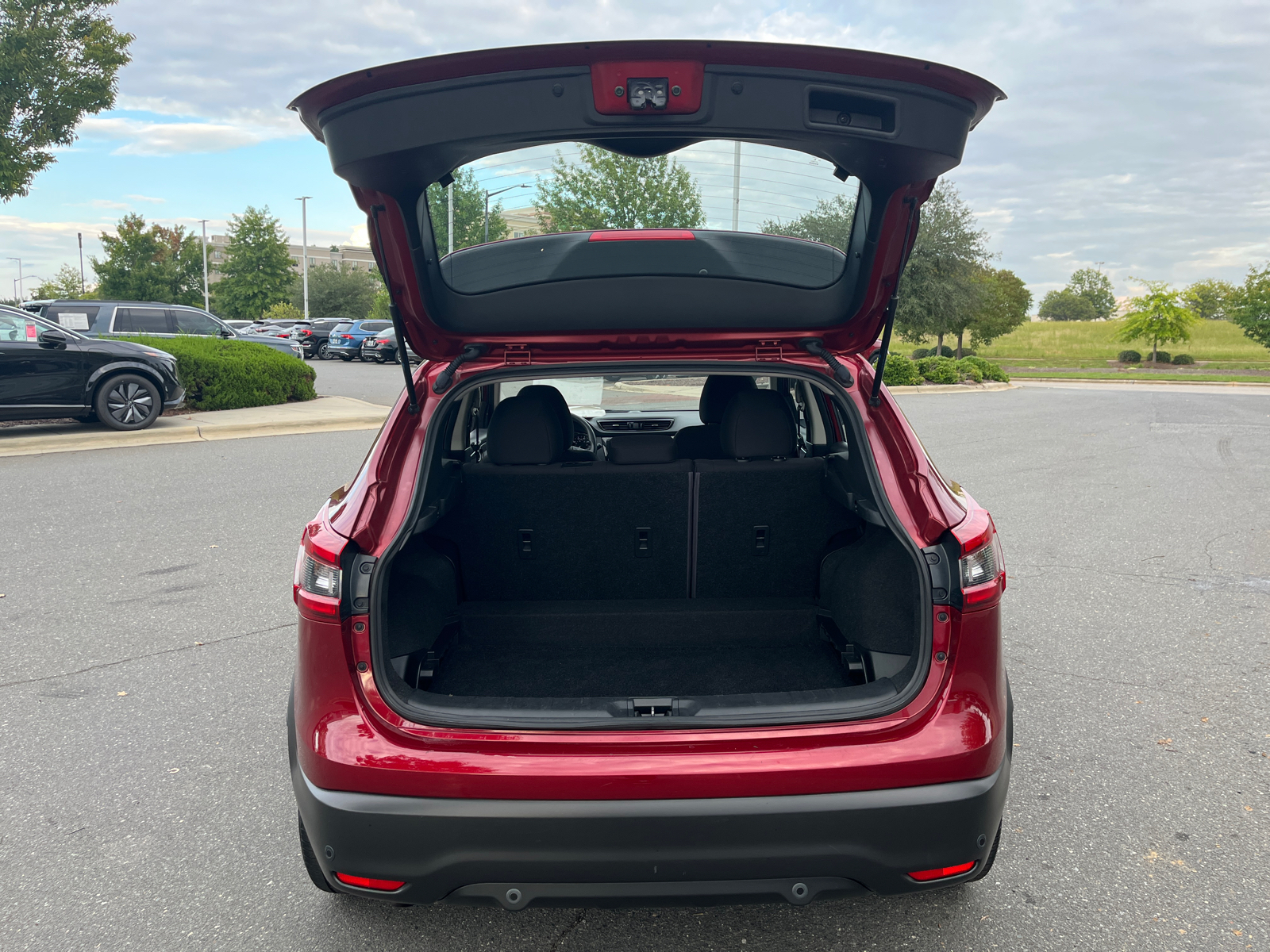 2022 Nissan Rogue Sport S 35