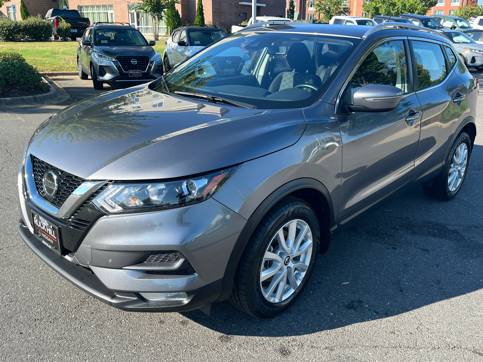 2022 Nissan Rogue Sport SV 4