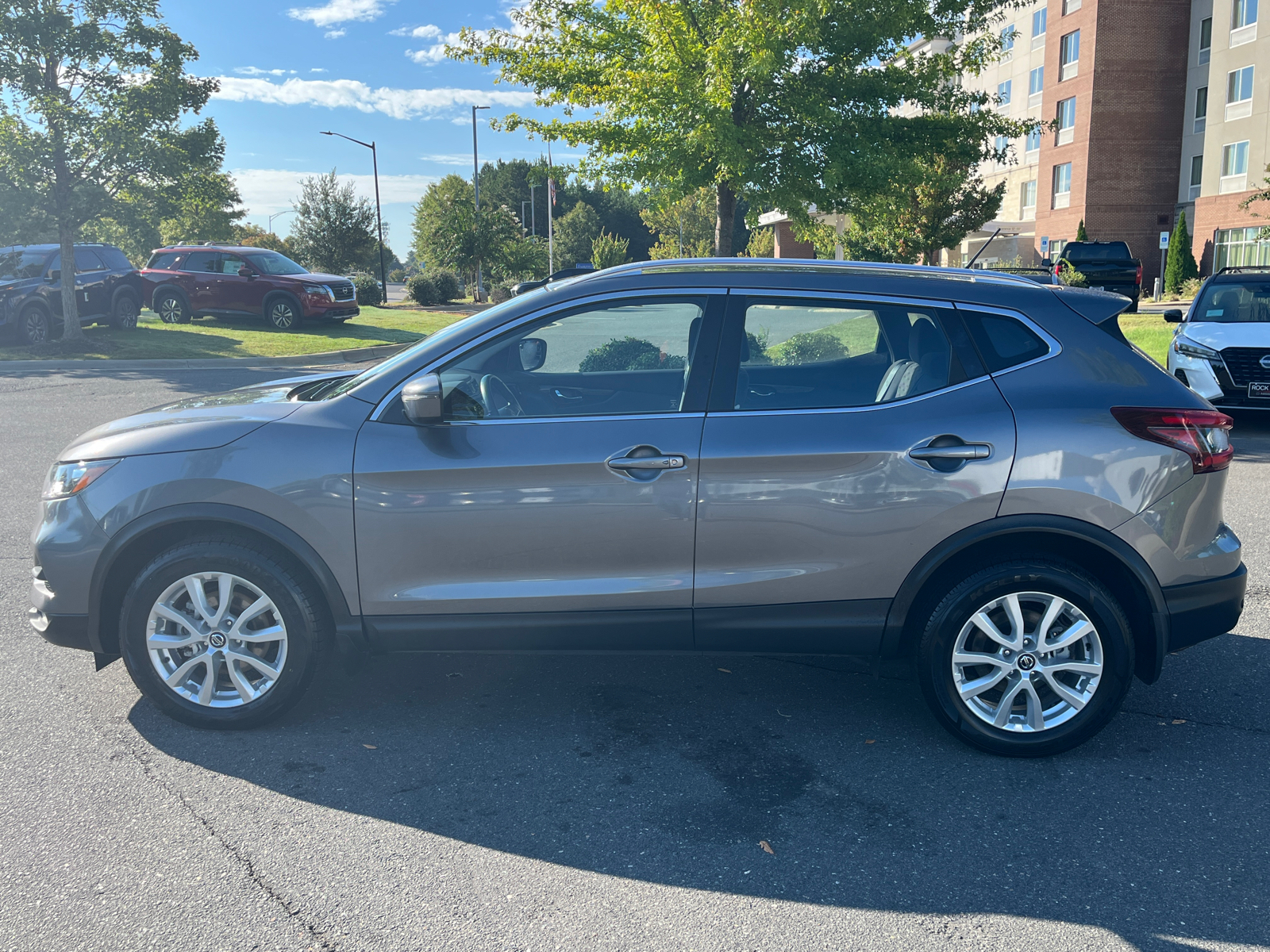 2022 Nissan Rogue Sport SV 5