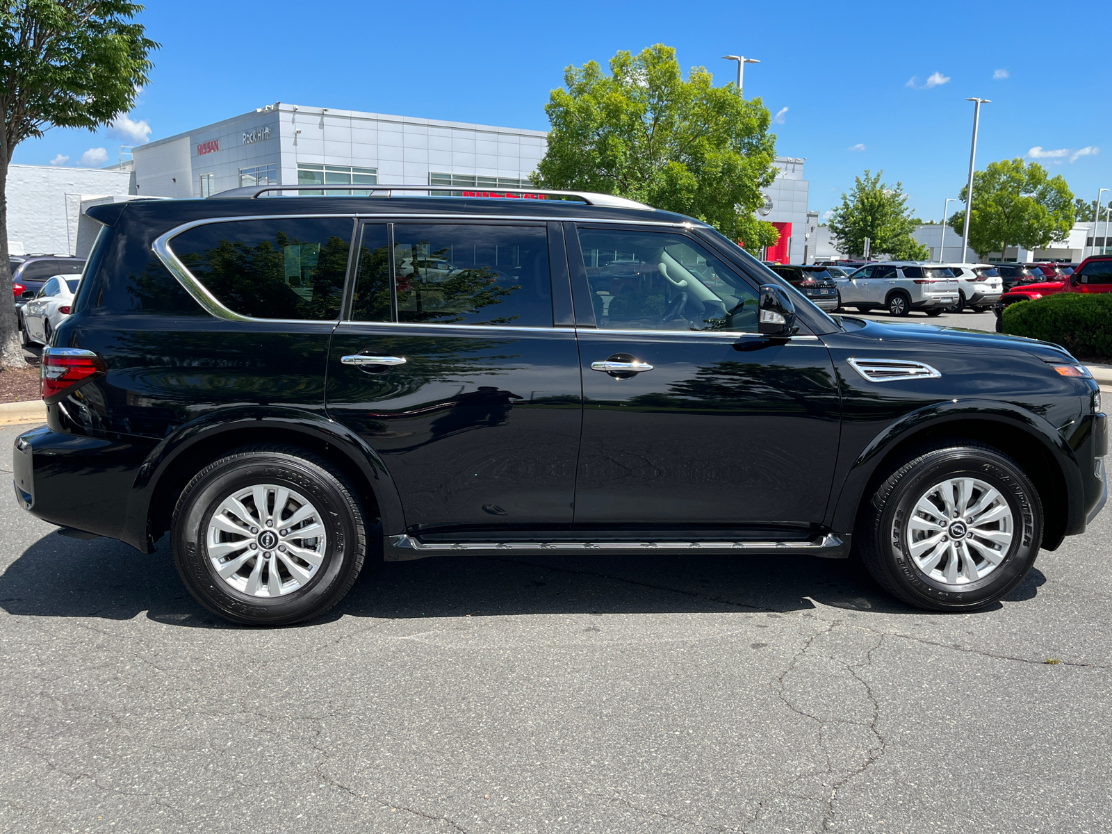 2023 Nissan Armada SV 11