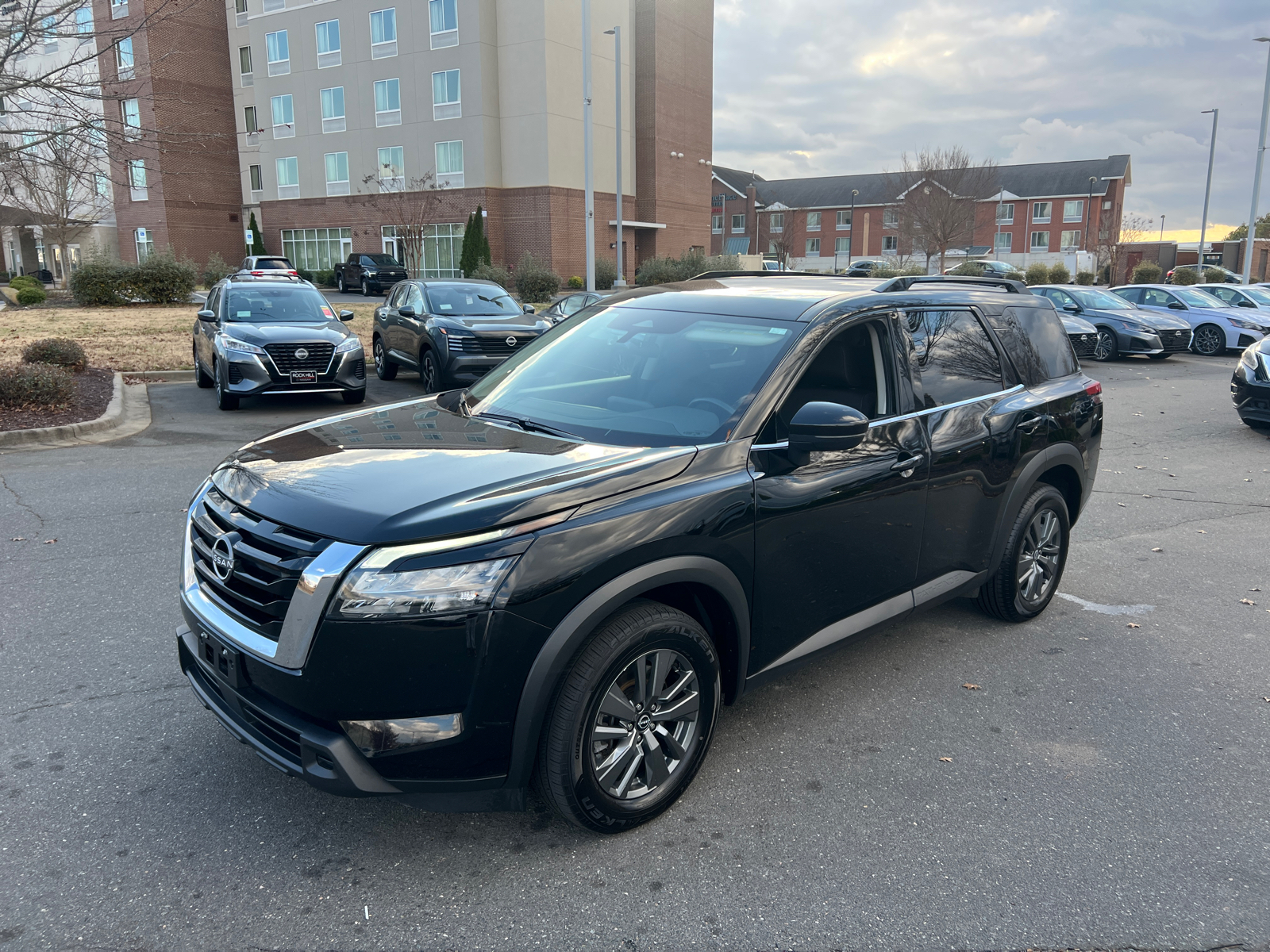 2023 Nissan Pathfinder SV 4