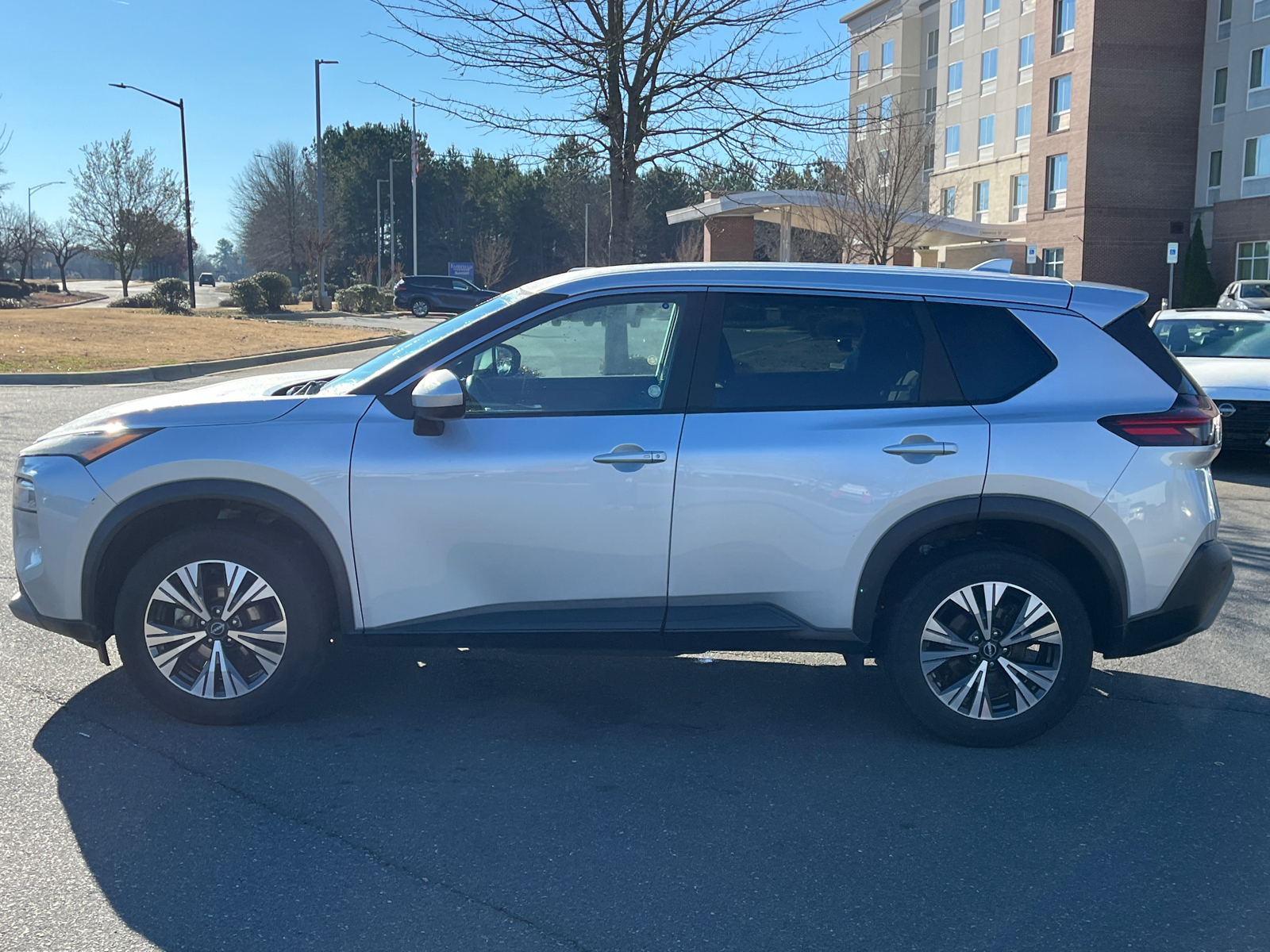 2023 Nissan Rogue SV 5