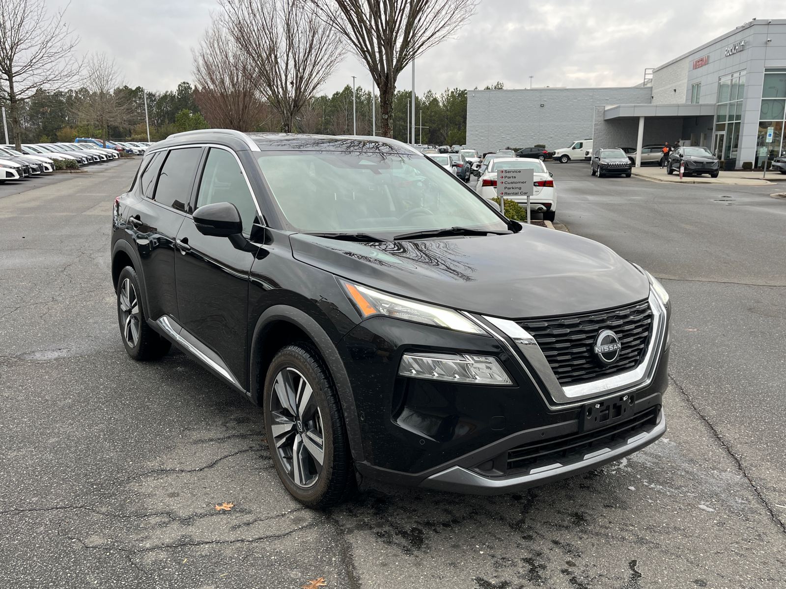 2023 Nissan Rogue SL 1