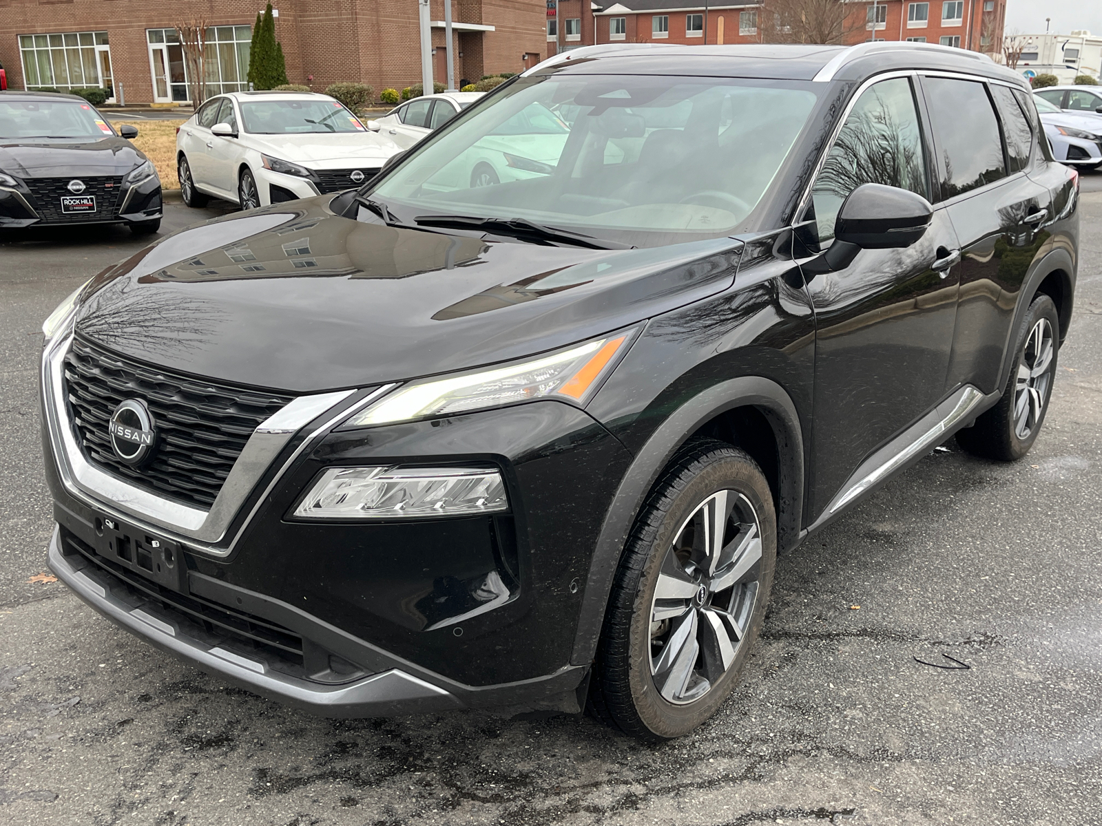 2023 Nissan Rogue SL 4