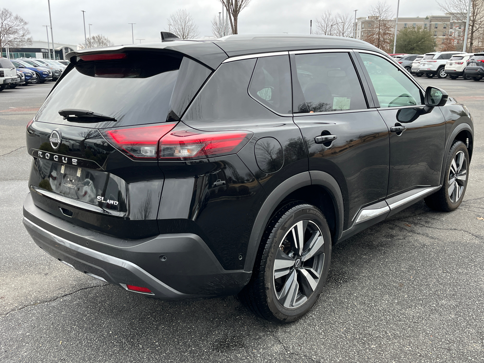 2023 Nissan Rogue SL 10