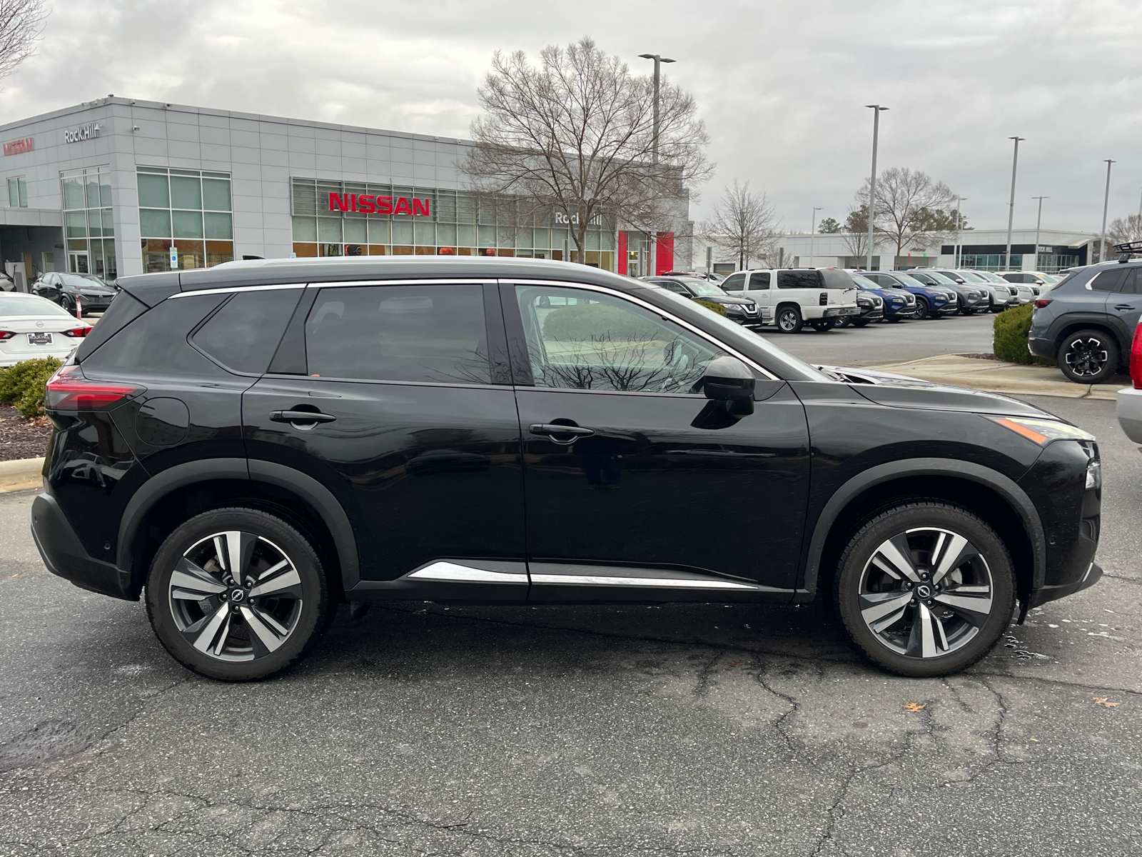 2023 Nissan Rogue SL 11