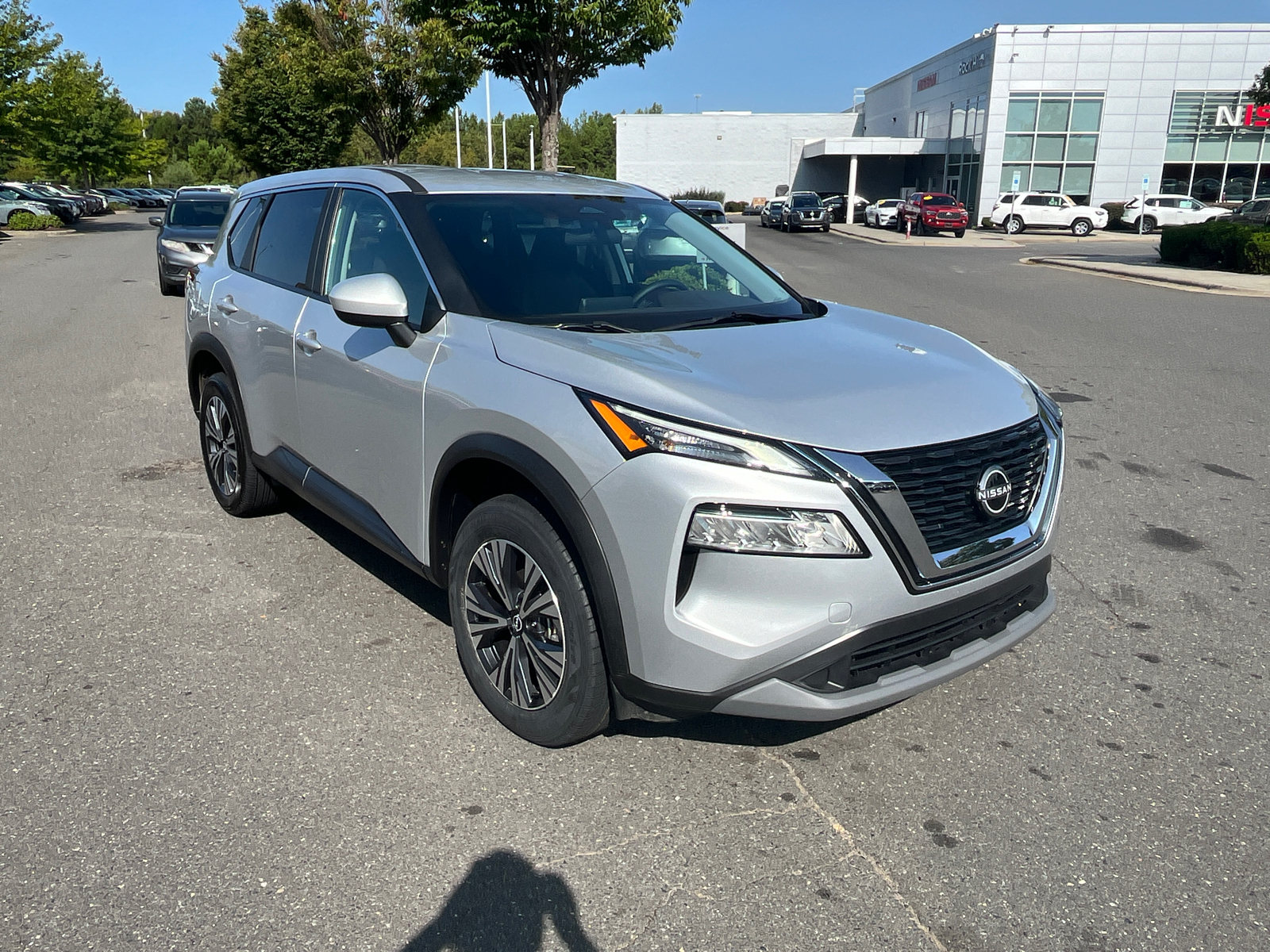 2023 Nissan Rogue SV 1