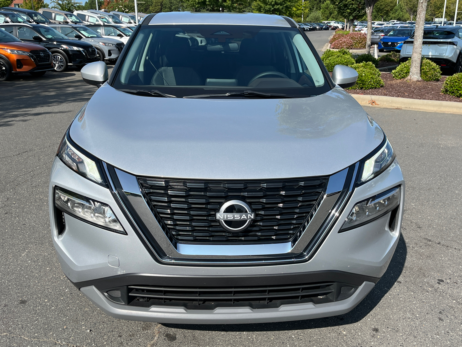 2023 Nissan Rogue SV 2