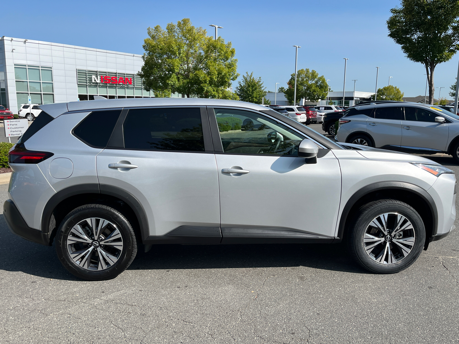 2023 Nissan Rogue SV 11