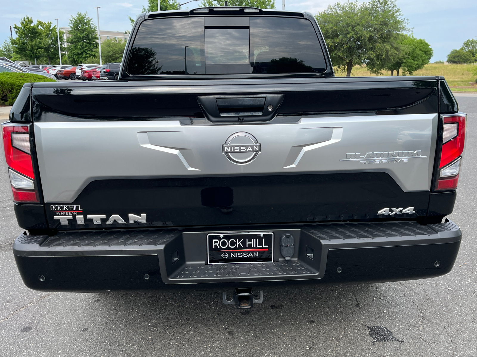 2023 Nissan Titan Platinum Reserve 10