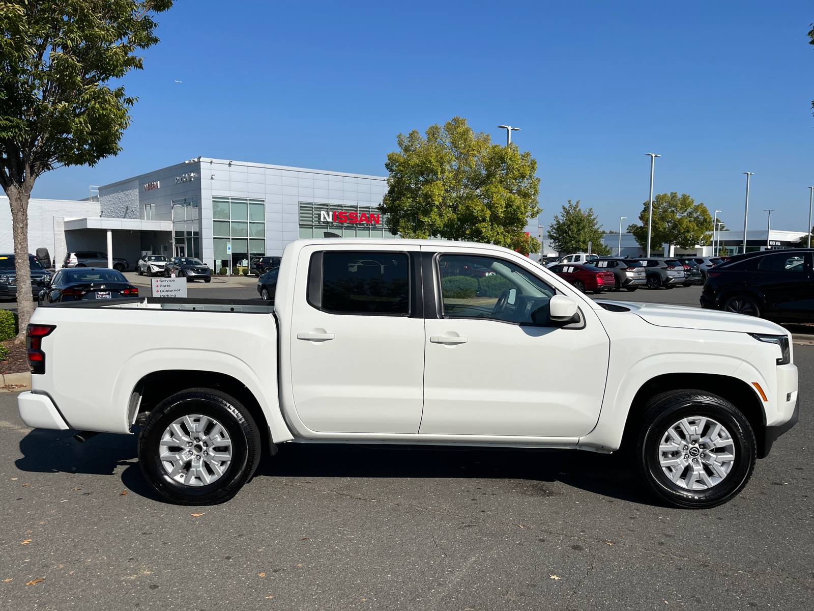 2023 Nissan Frontier SV 15