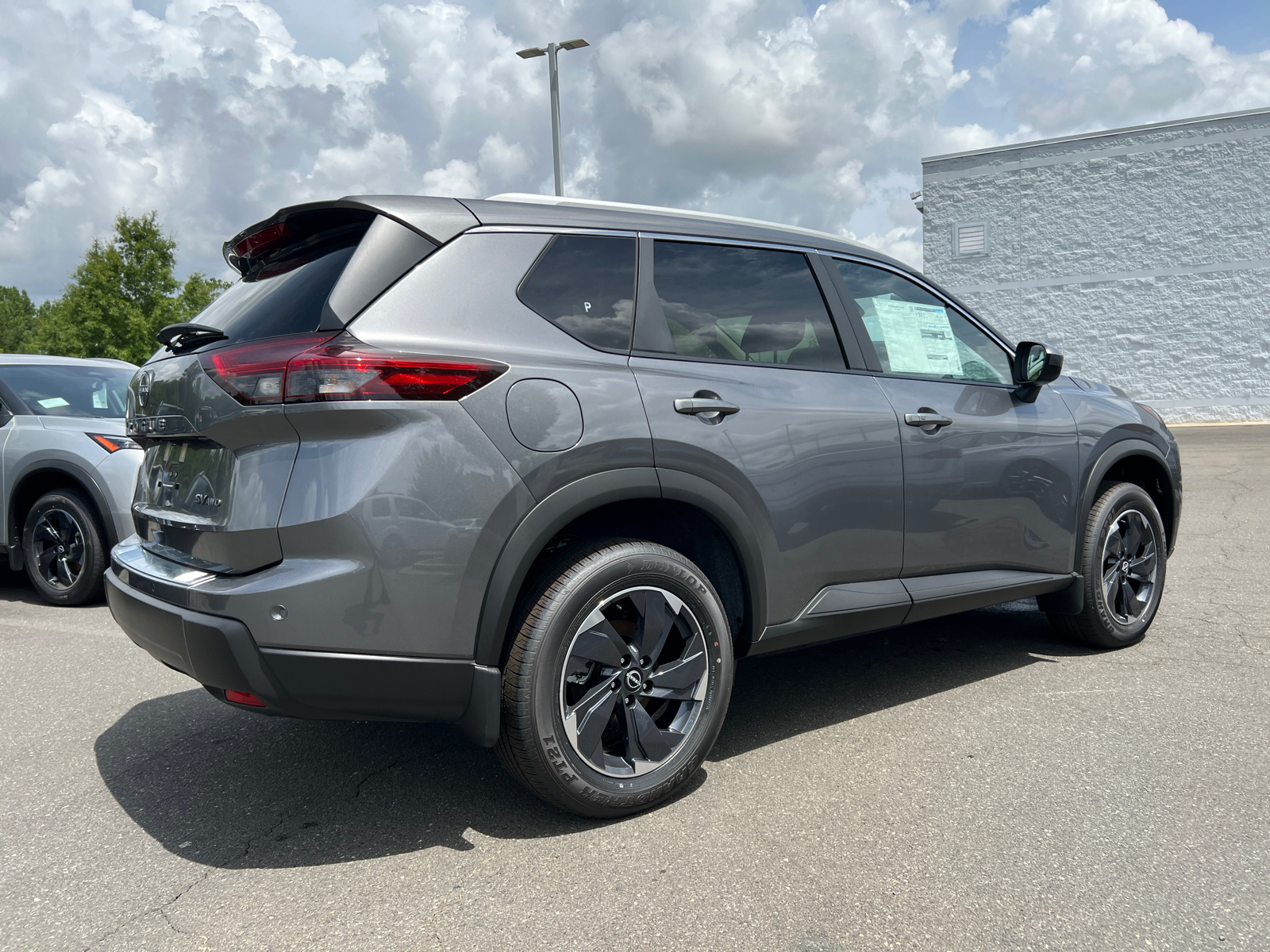 2024 Nissan Rogue SV 10