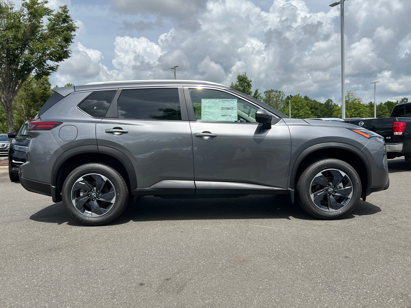 2024 Nissan Rogue SV 11