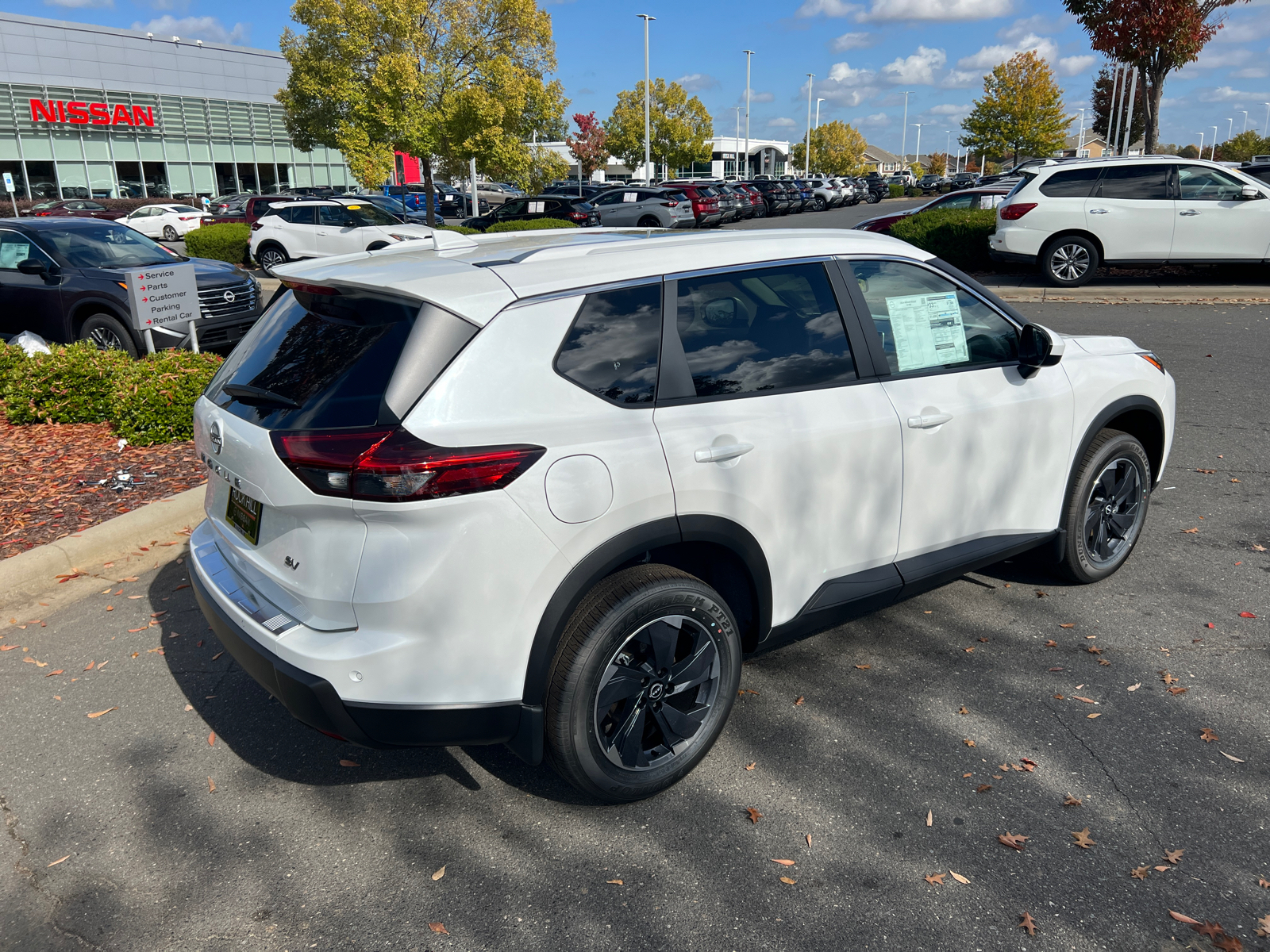 2024 Nissan Rogue SV 10