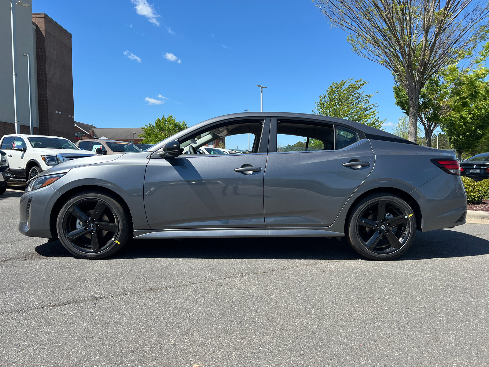 2024 Nissan Sentra SR 5