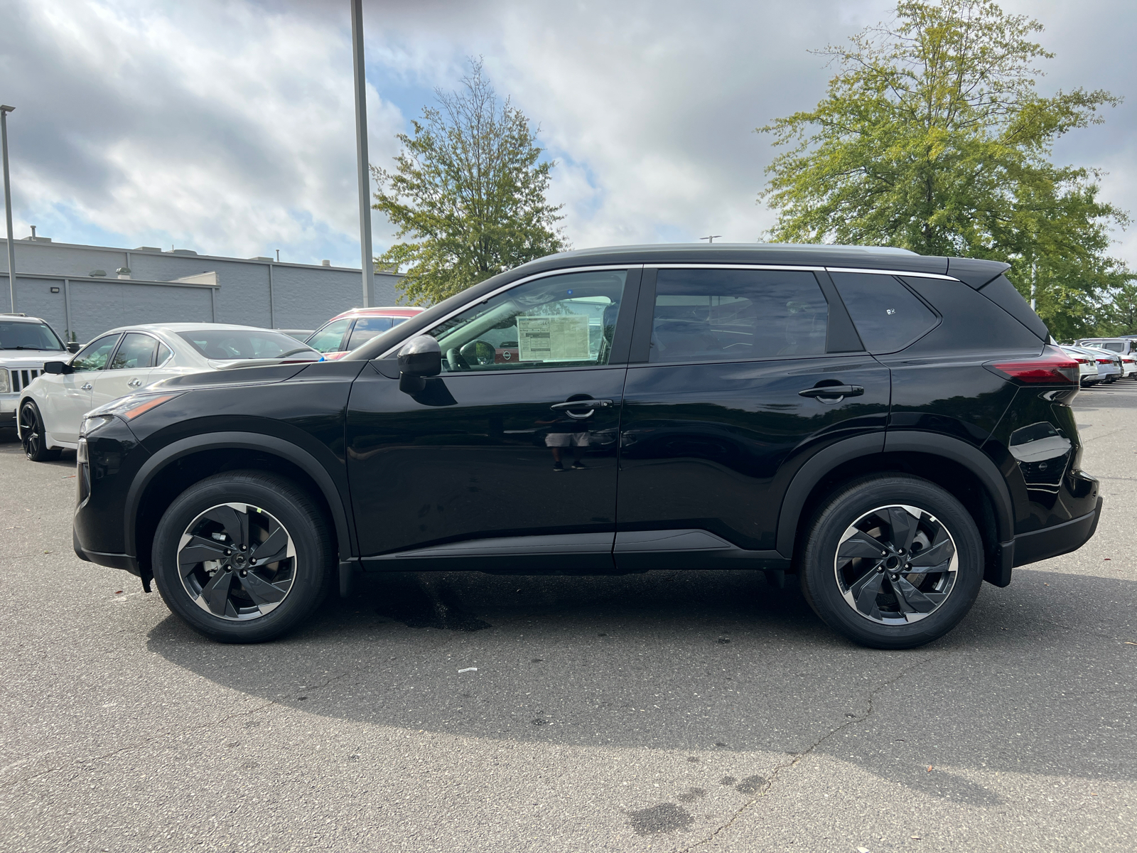 2025 Nissan Rogue SV 5