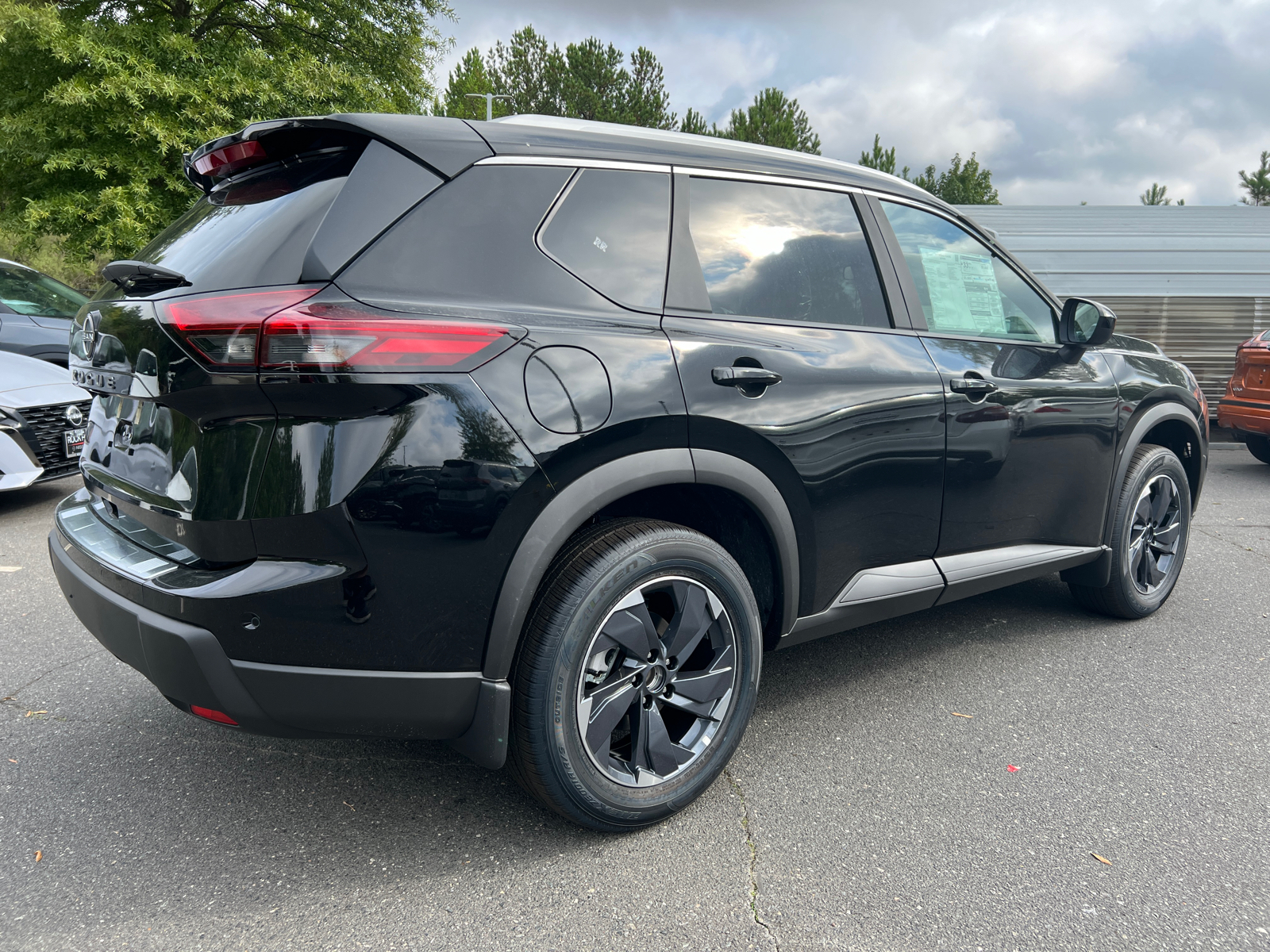 2025 Nissan Rogue SV 10