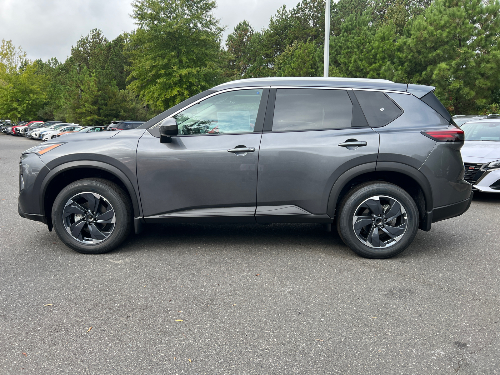 2025 Nissan Rogue SV 5