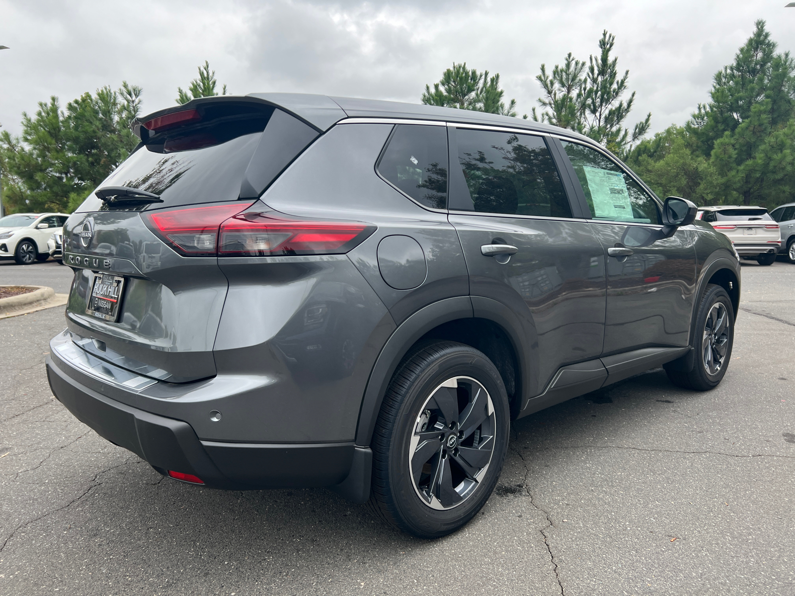 2025 Nissan Rogue SV 10