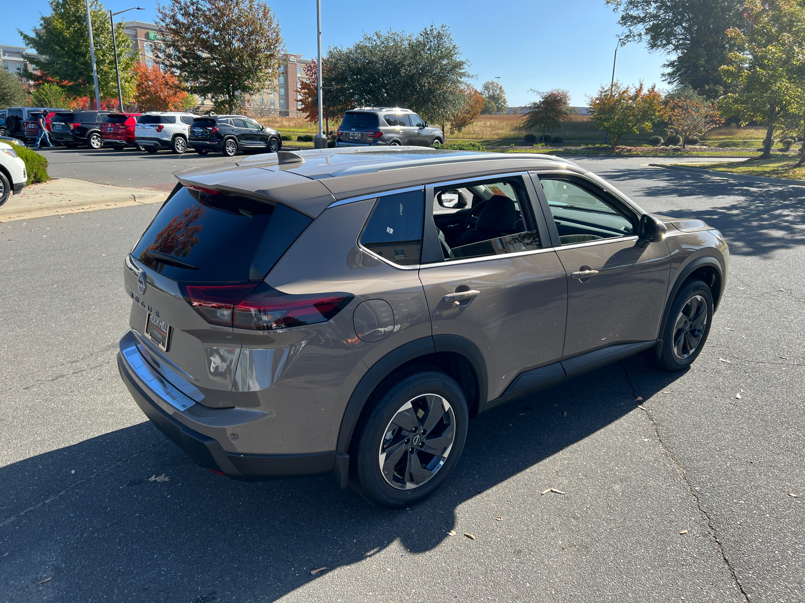 2025 Nissan Rogue SV 10