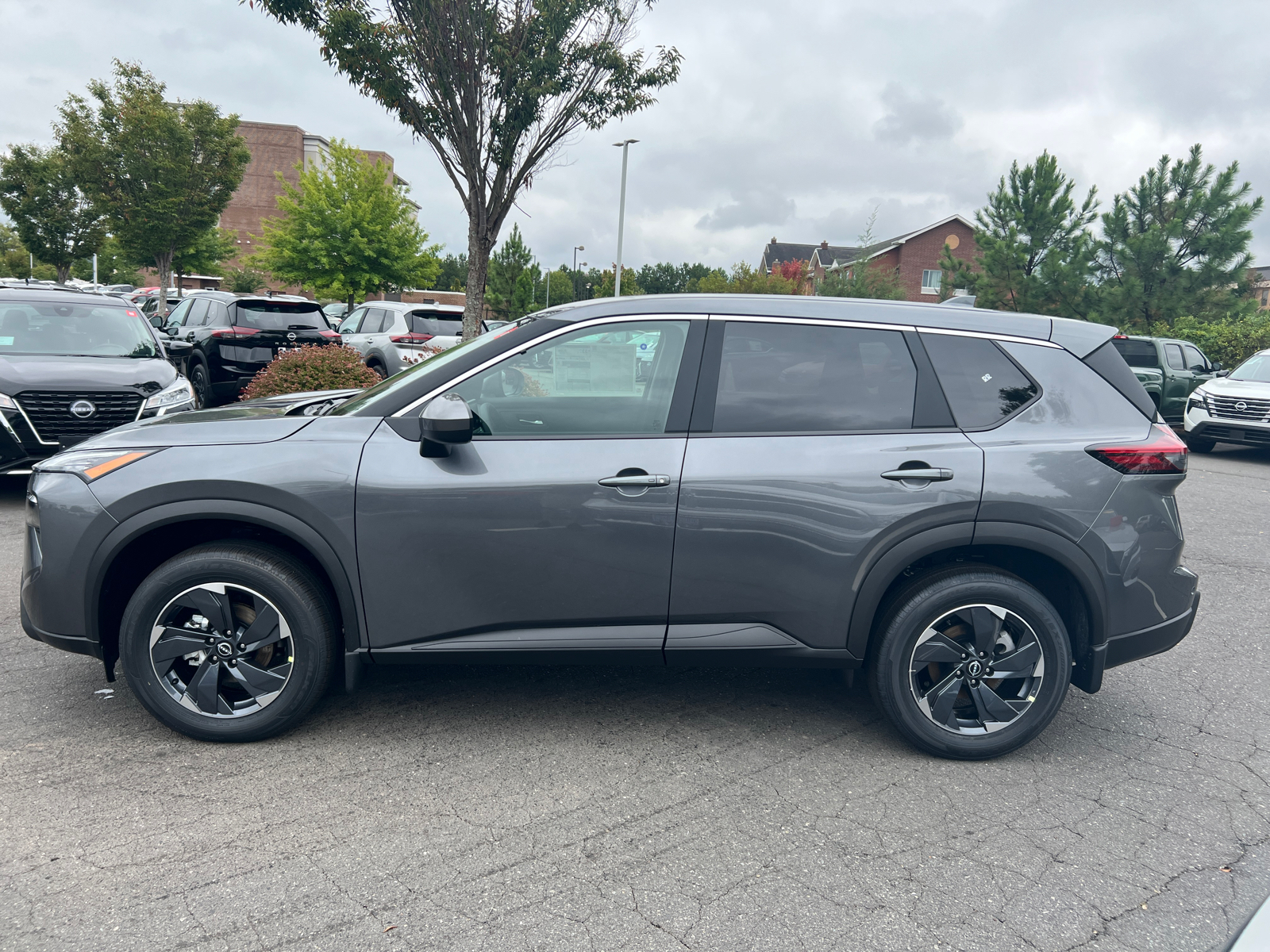 2025 Nissan Rogue SV 5