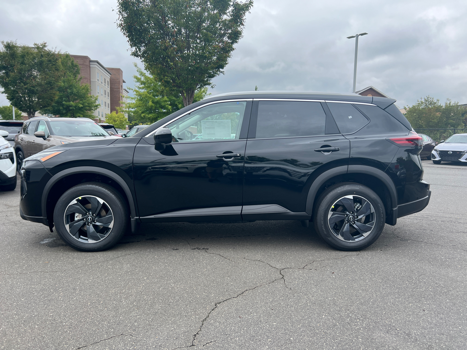 2025 Nissan Rogue SV 5