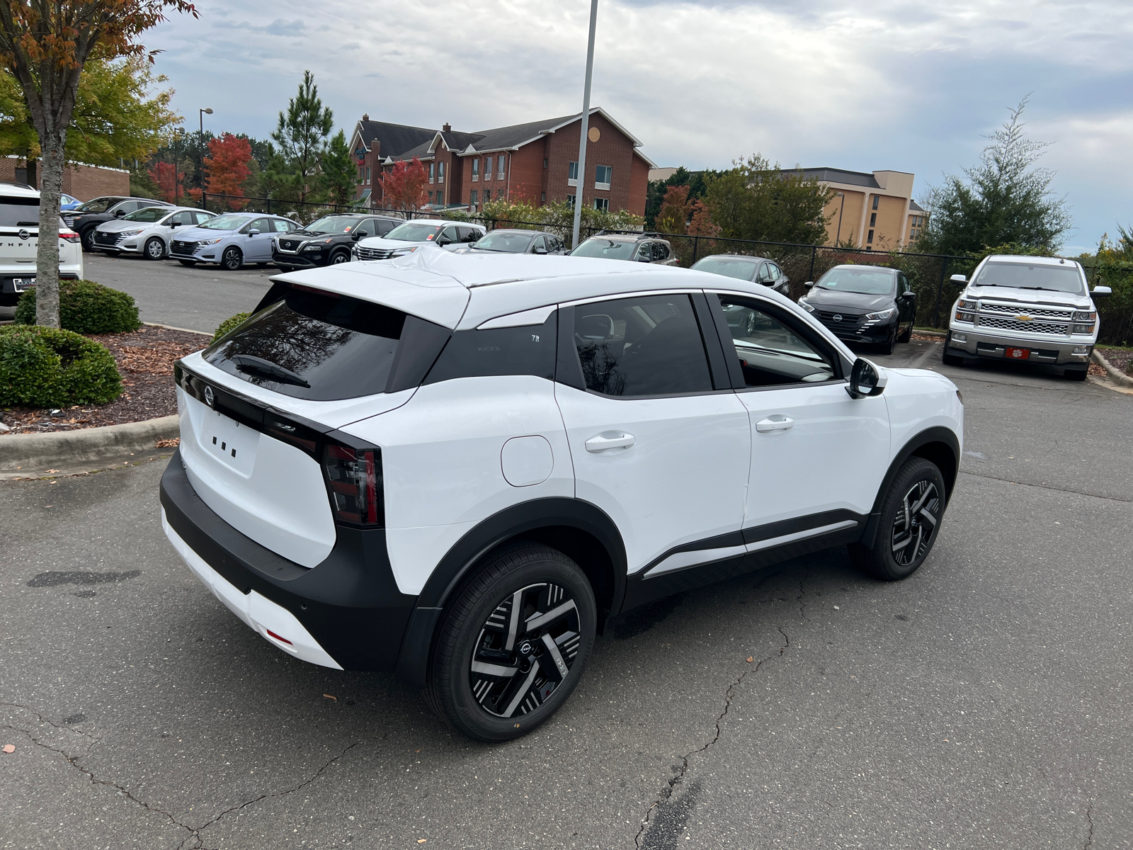 2025 Nissan Kicks SV 10