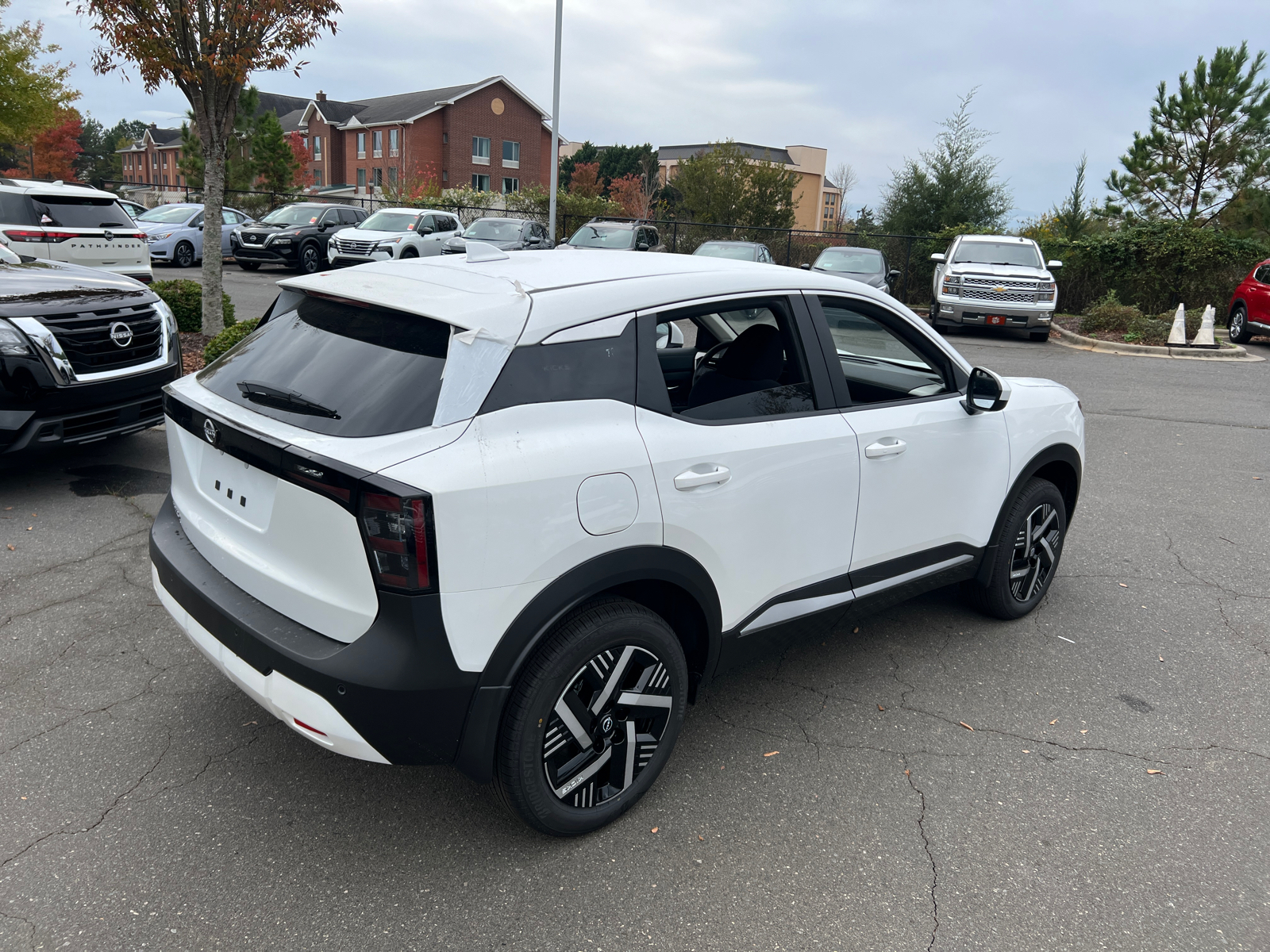 2025 Nissan Kicks SV 10