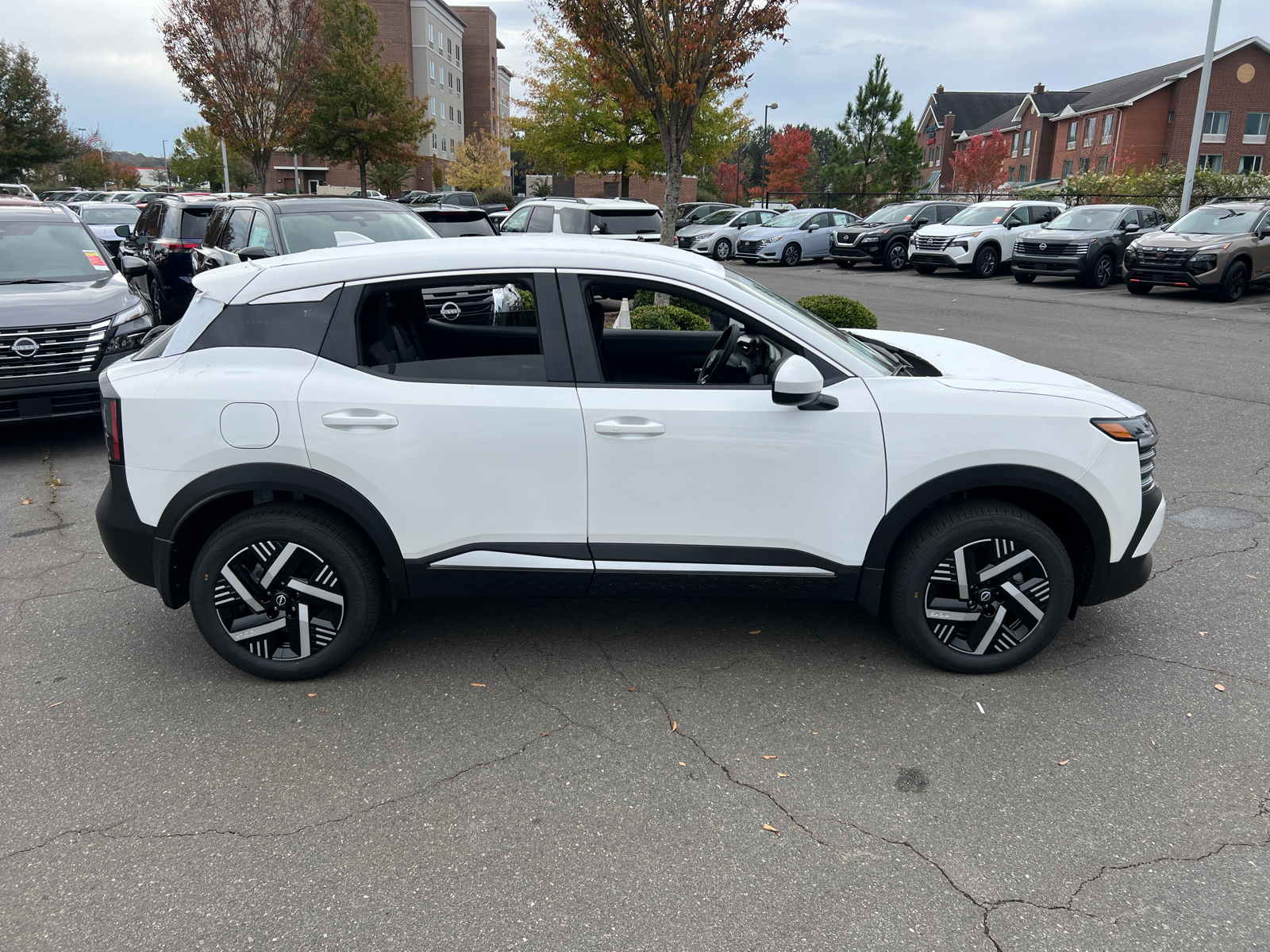 2025 Nissan Kicks SV 11