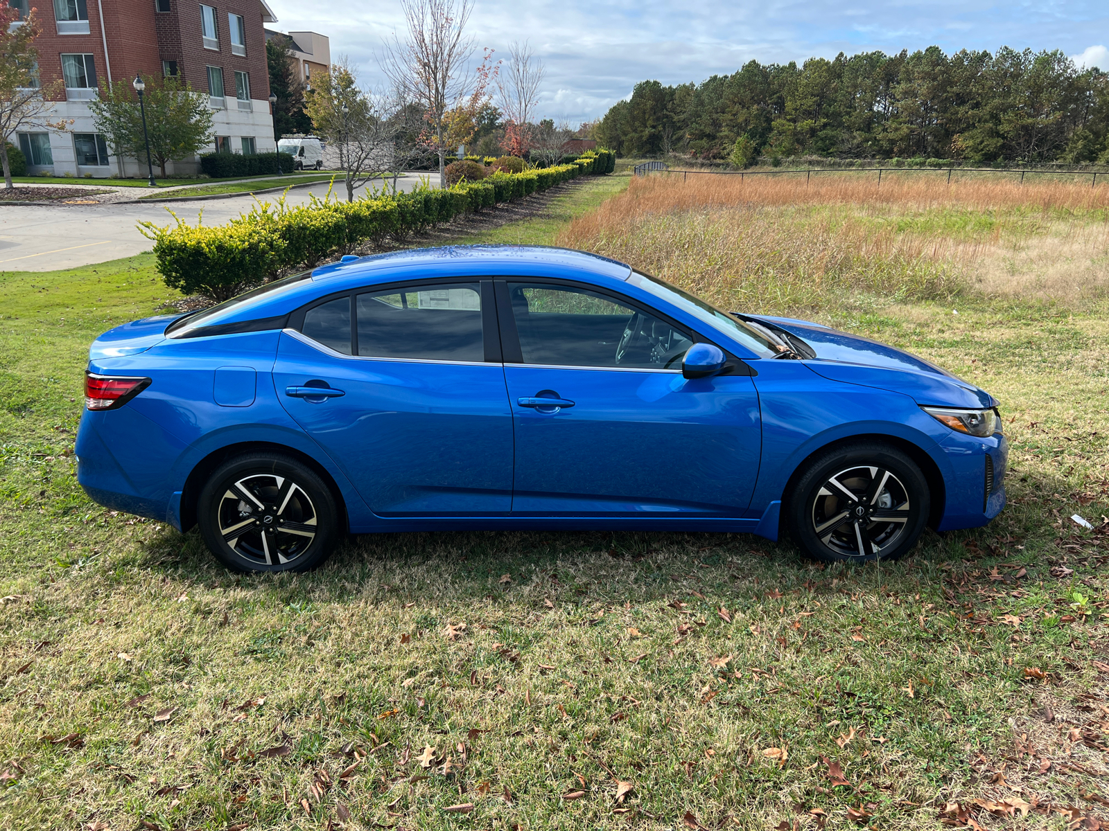 2025 Nissan Sentra SV 11