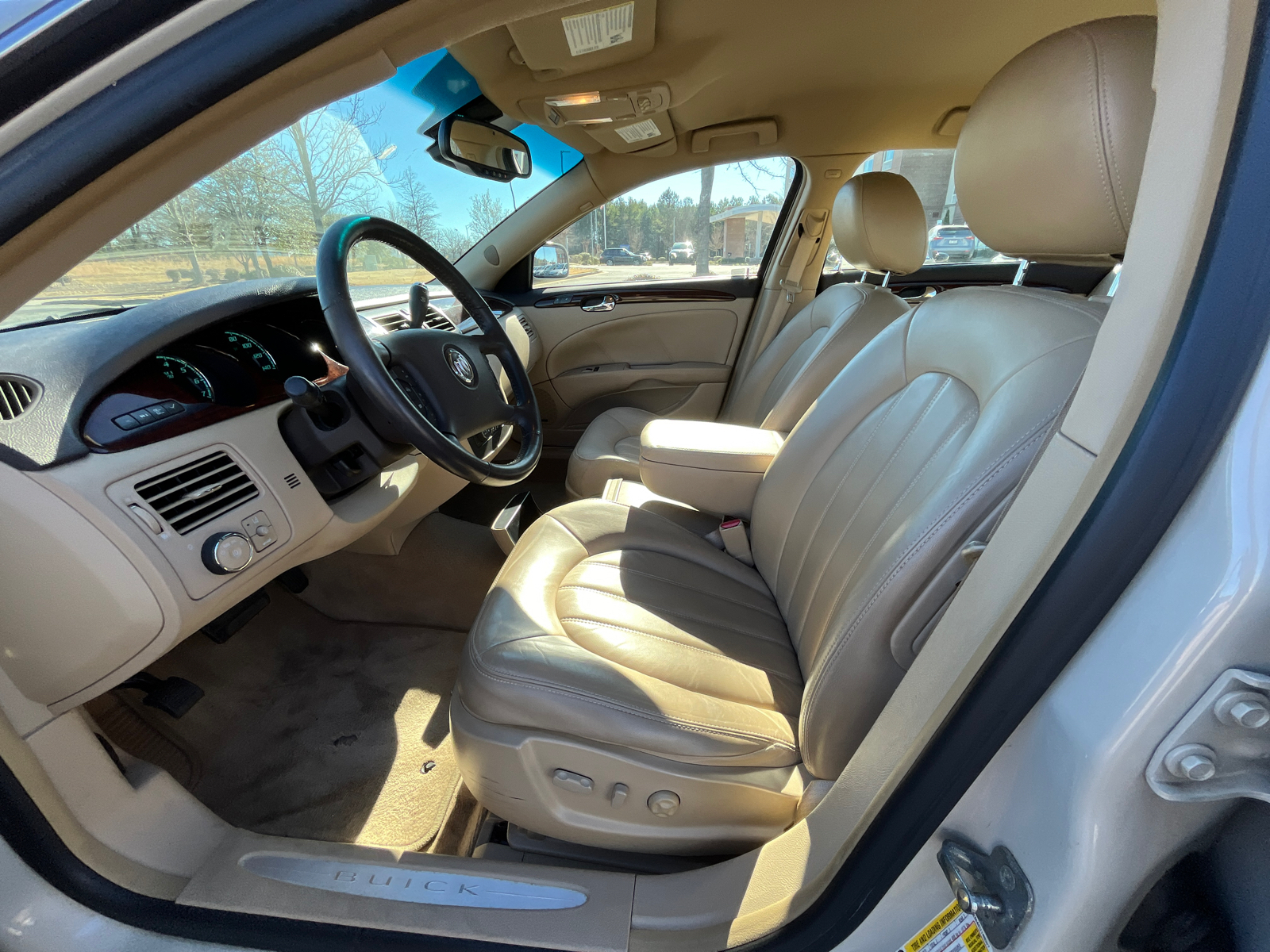 2011 Buick Lucerne CXL Premium 21