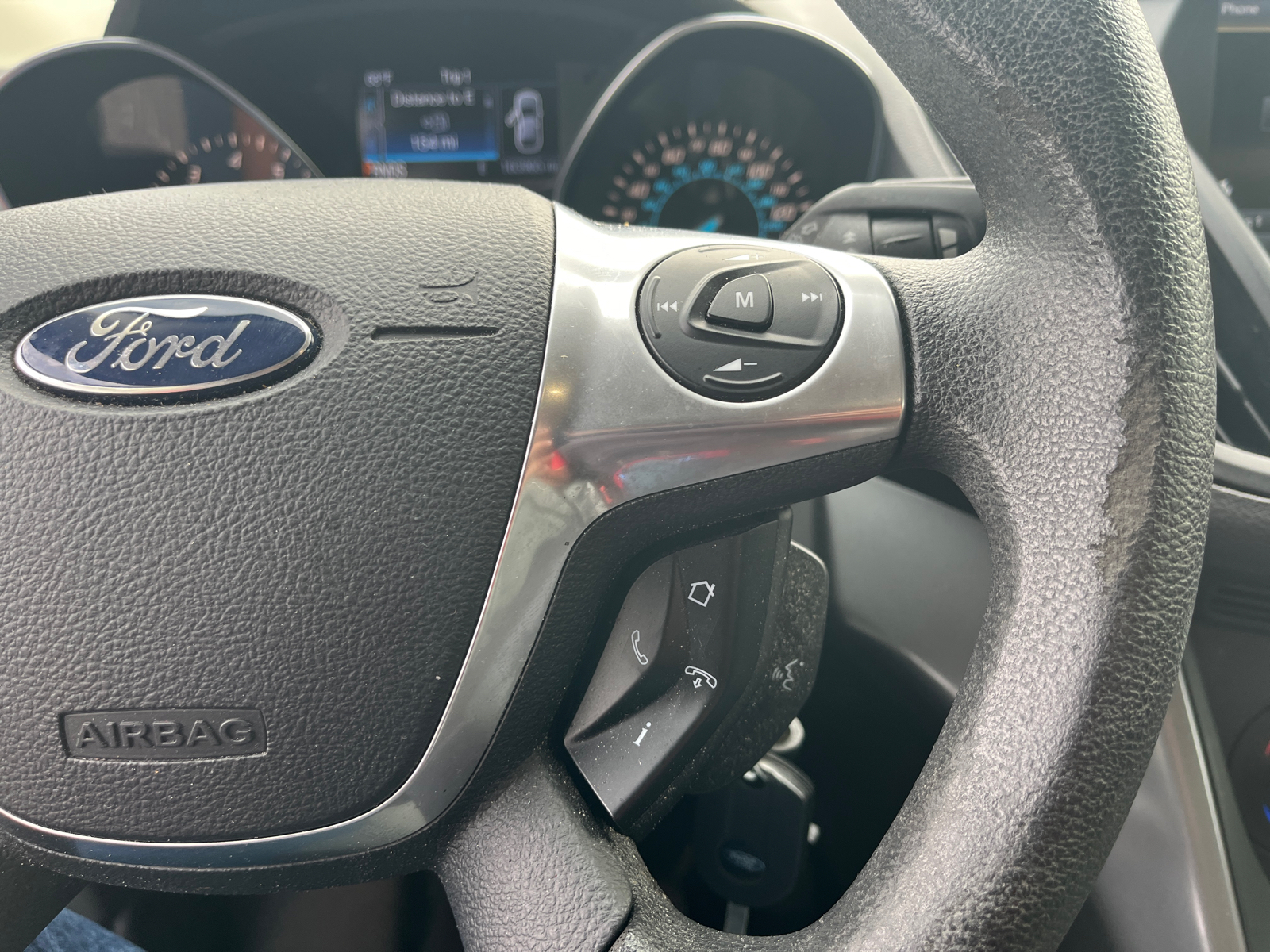 2013 Ford Escape SE 24