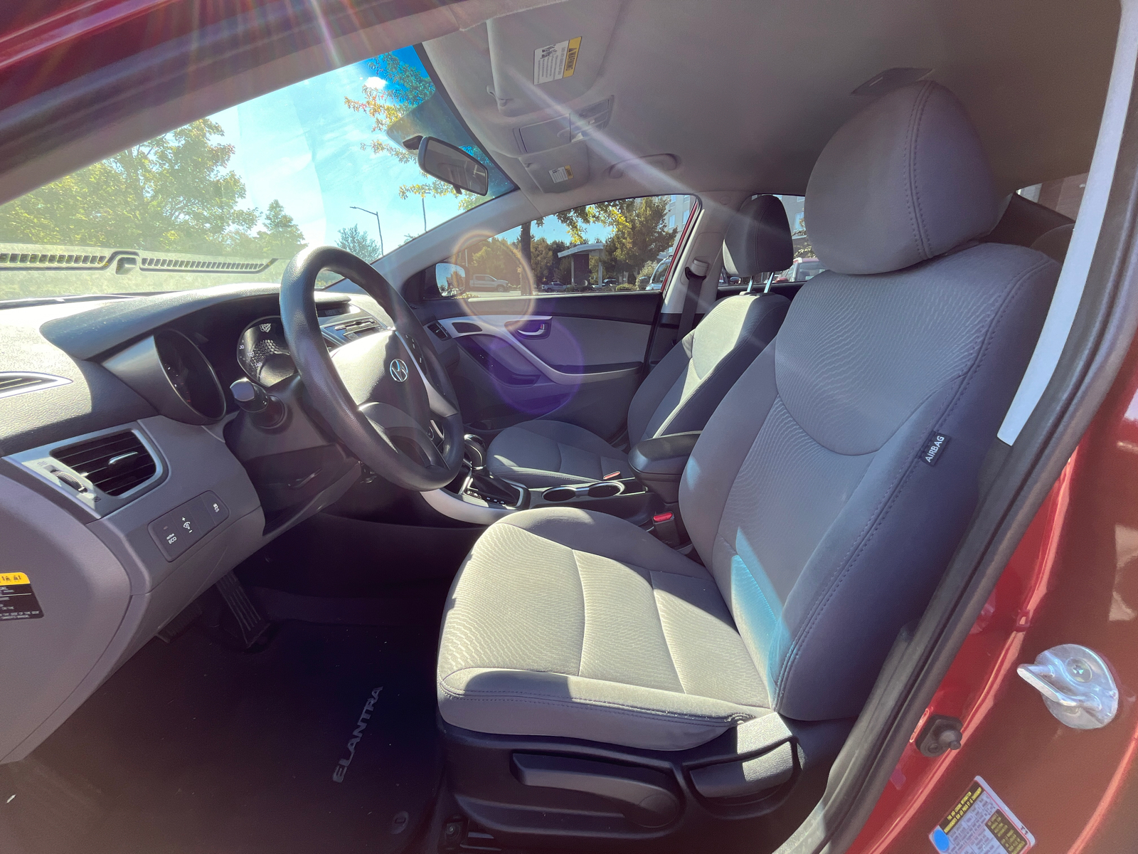 2014 Hyundai Elantra SE 19