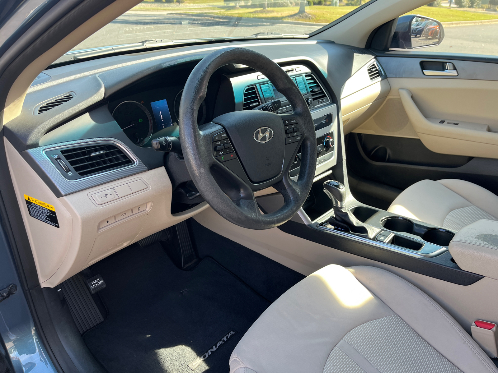 2015 Hyundai Sonata SE 18