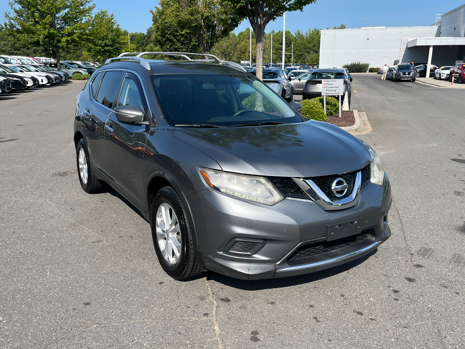 2015 Nissan Rogue SV 1