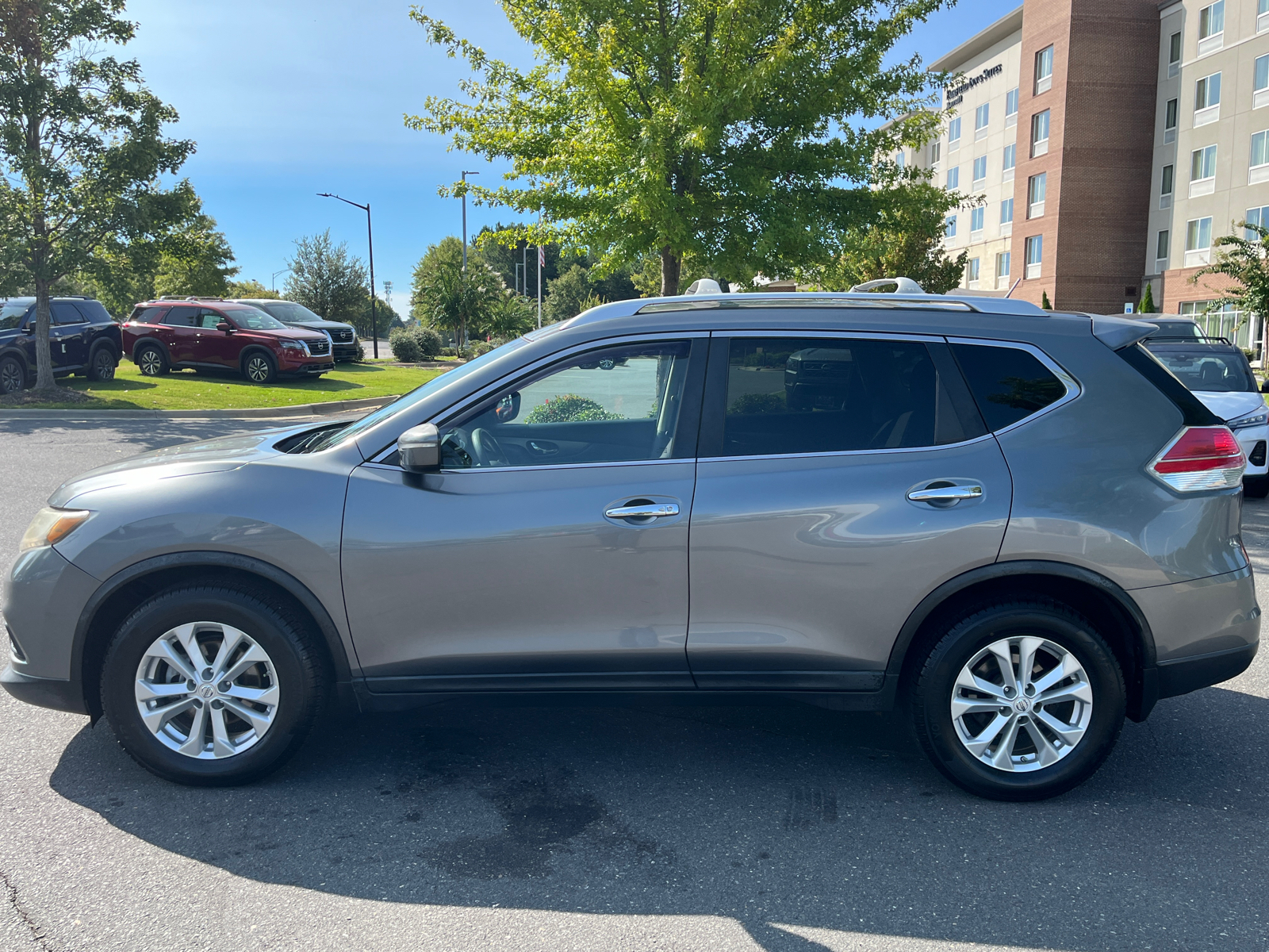 2015 Nissan Rogue SV 5