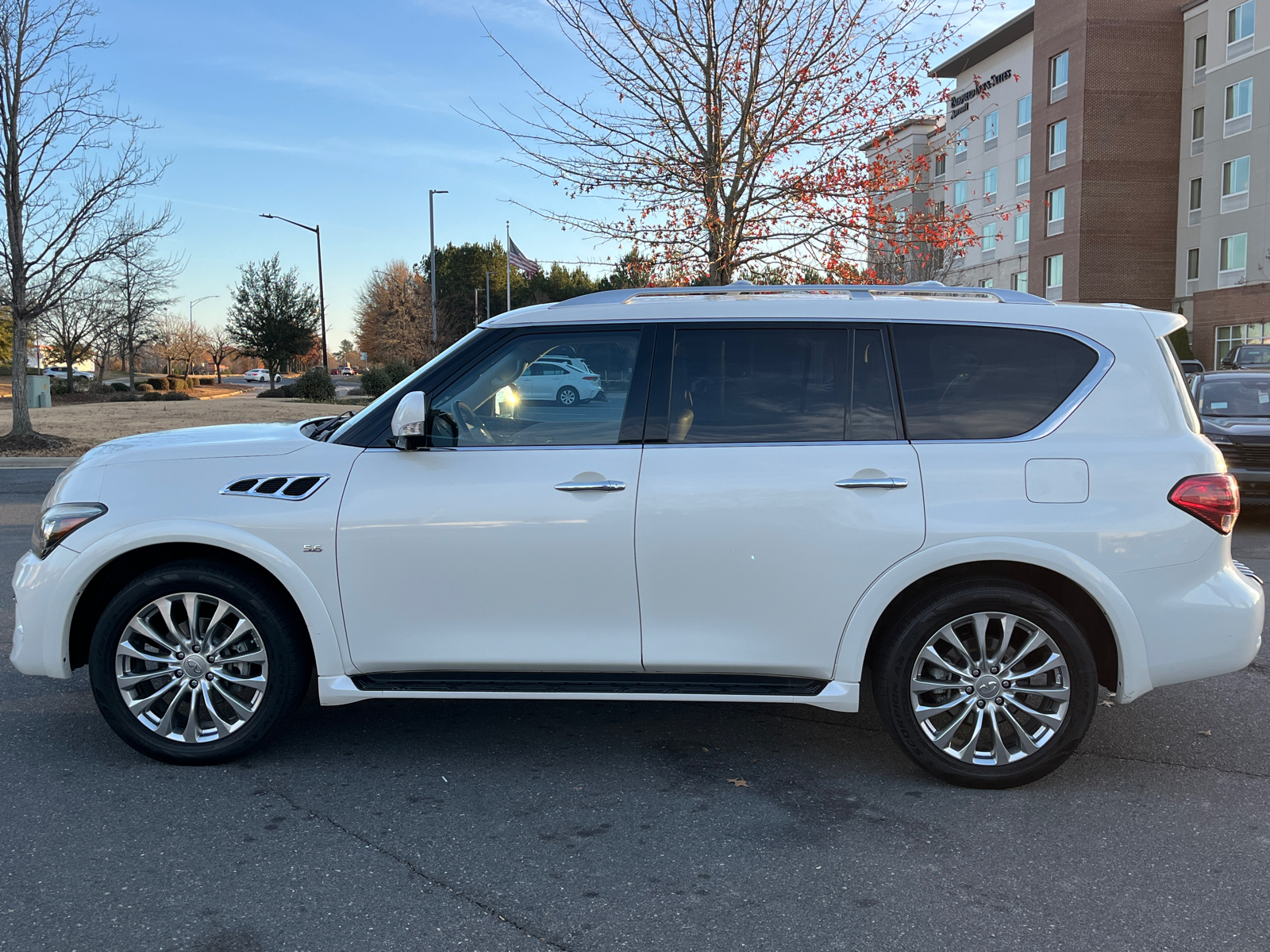 2016 INFINITI QX80 Base 5