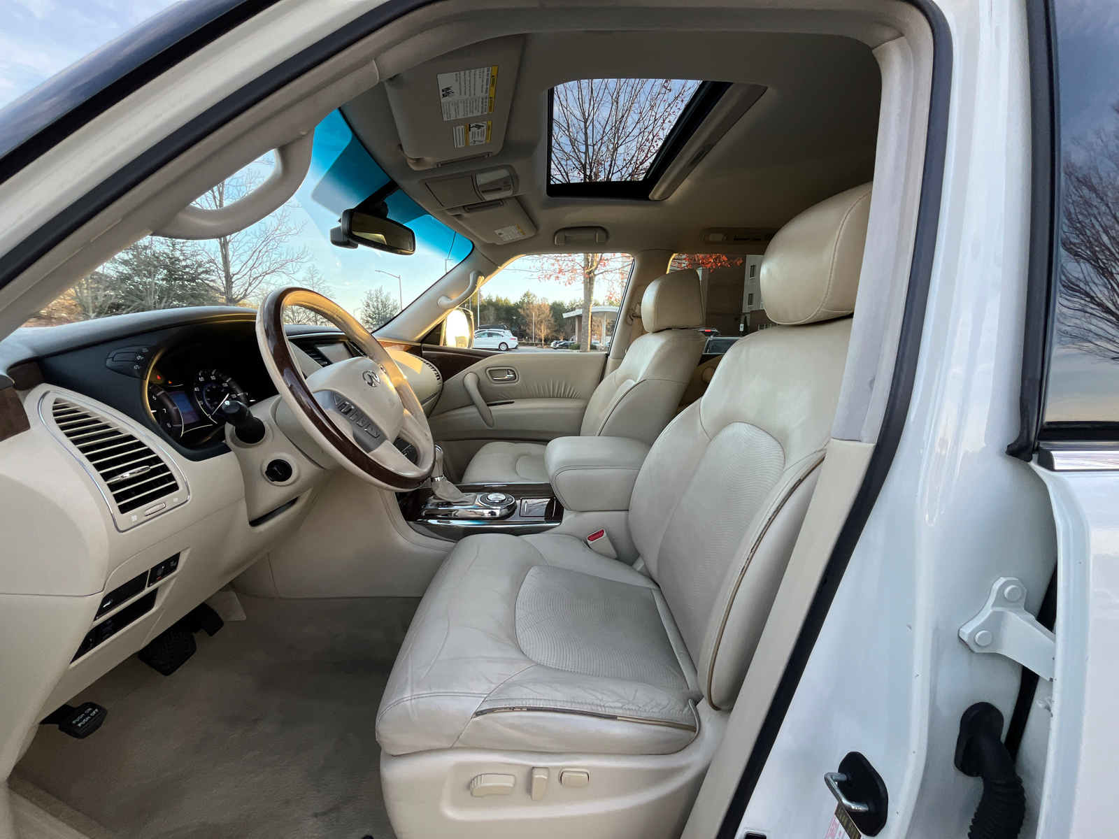 2016 INFINITI QX80 Base 22