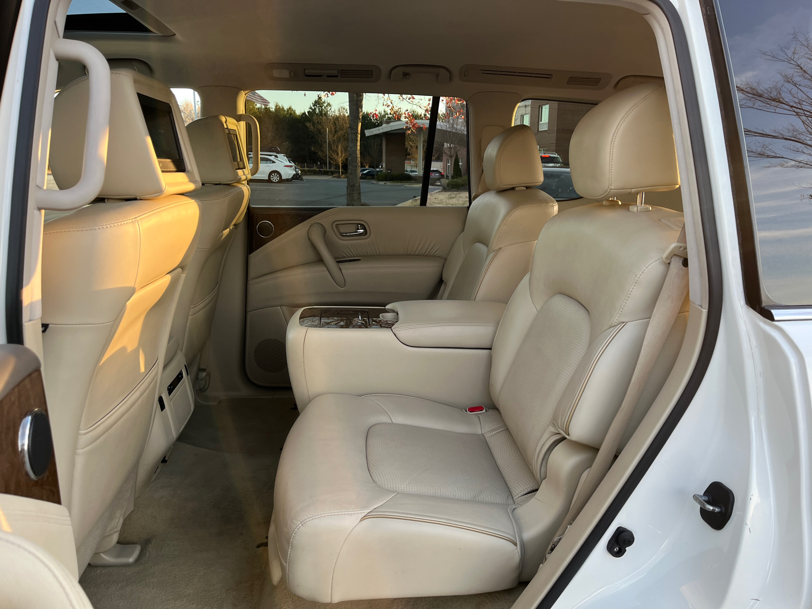 2016 INFINITI QX80 Base 36