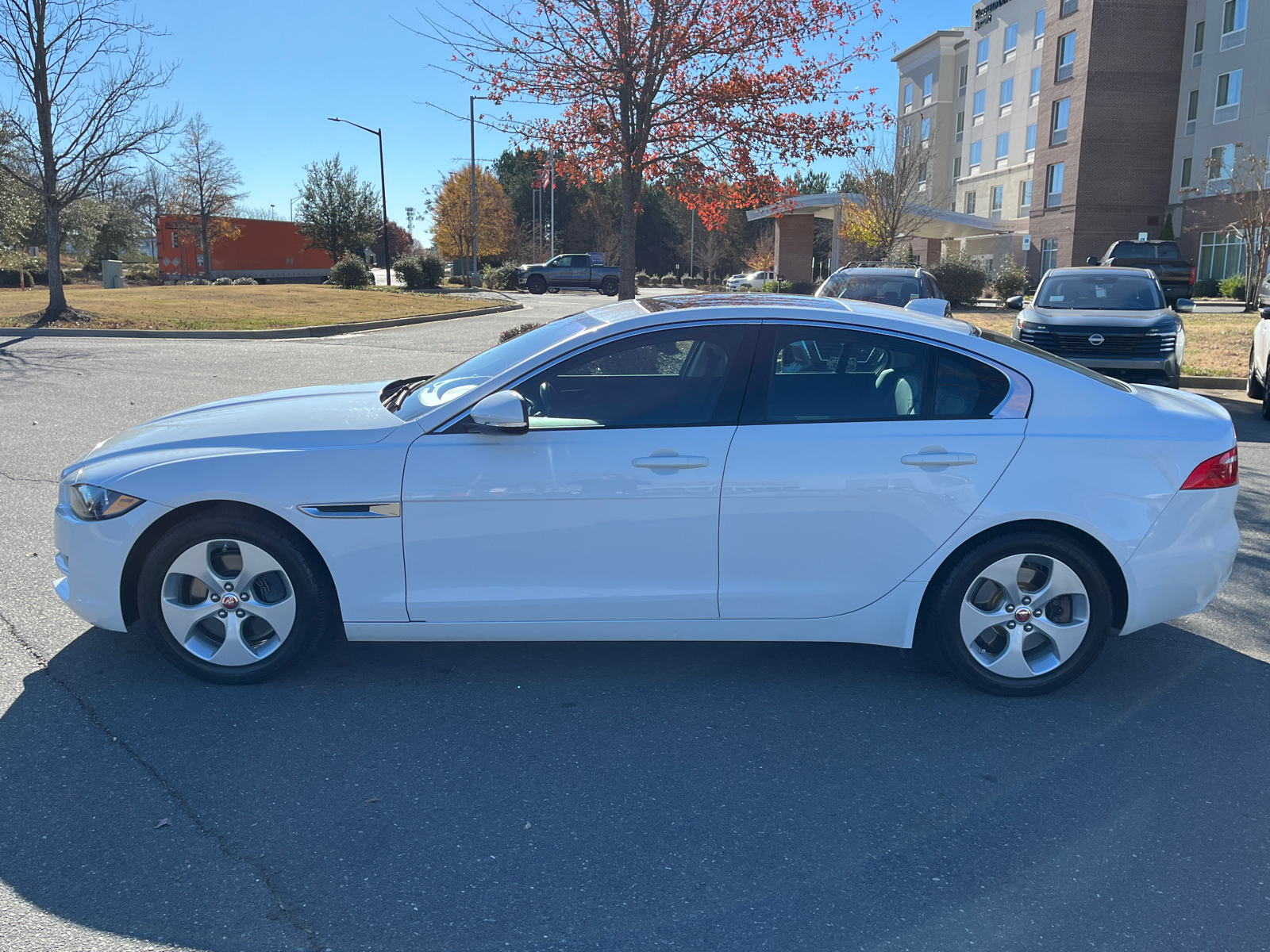 2017 Jaguar XE 25t 5