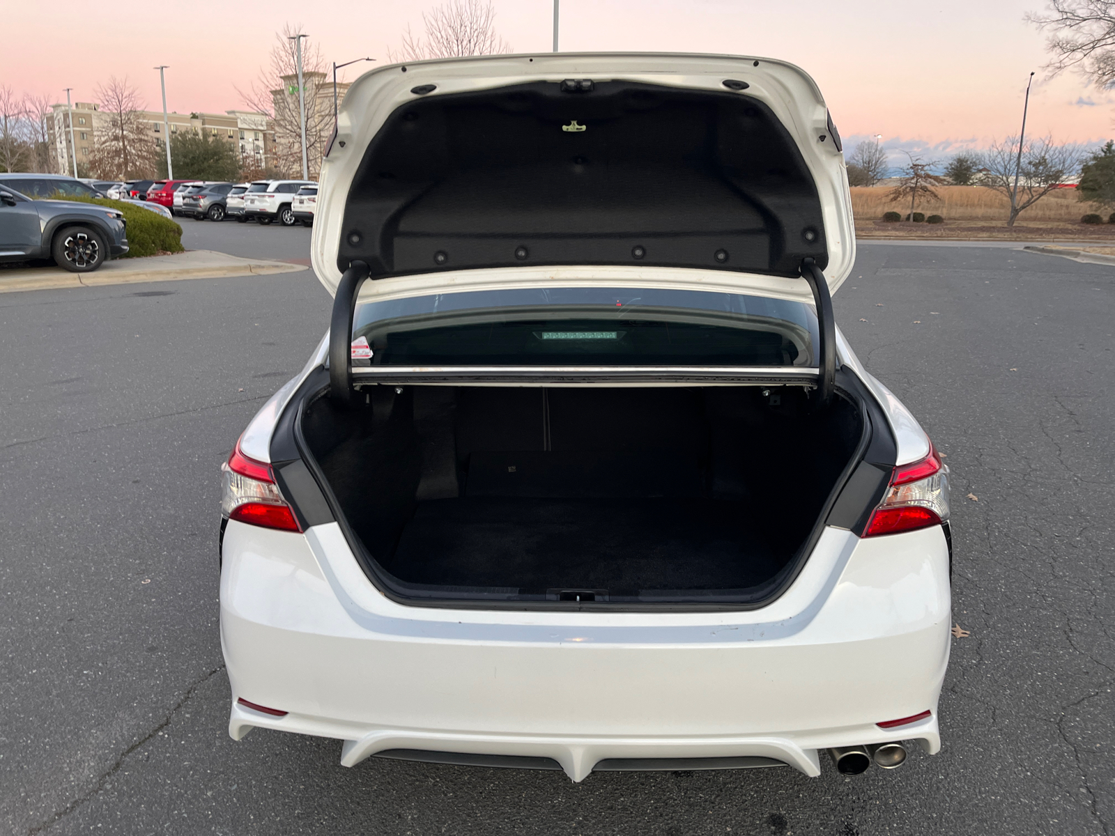 2018 Toyota Camry L 34