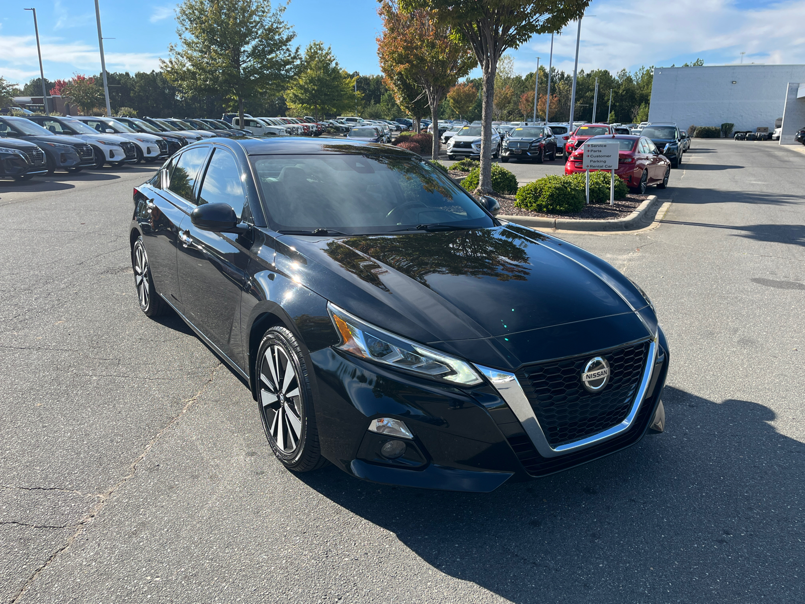 2019 Nissan Altima 2.5 SV 1