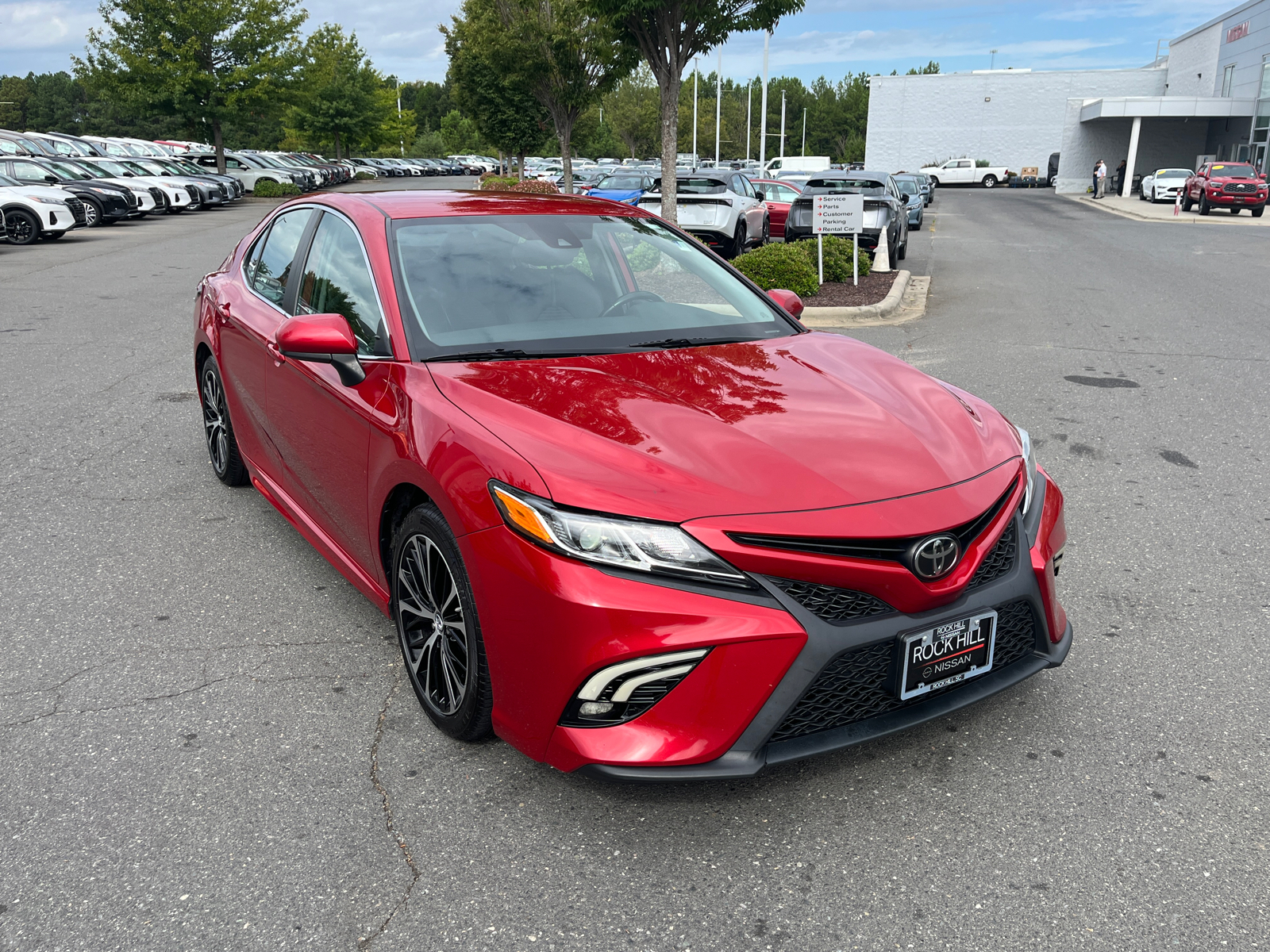 2019 Toyota Camry SE 1