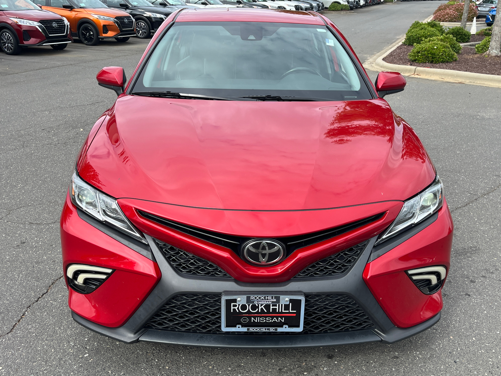 2019 Toyota Camry SE 2