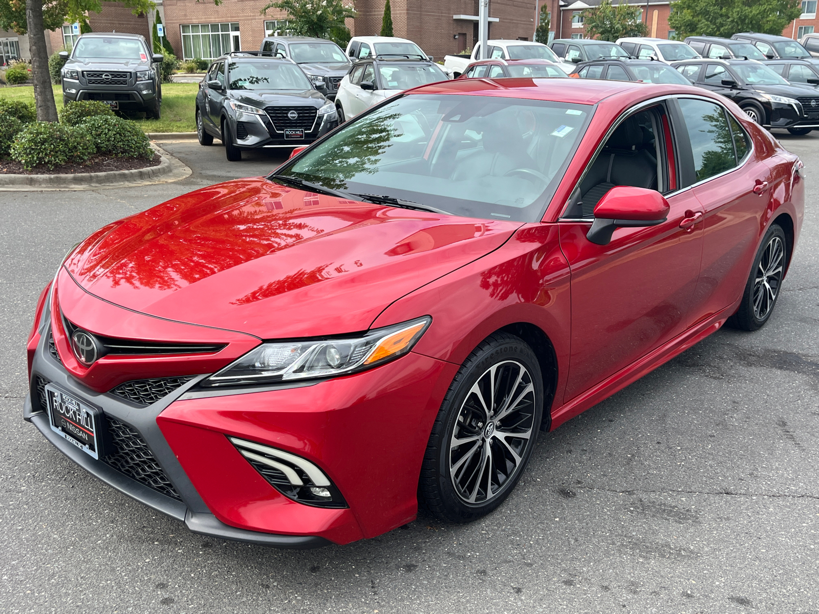 2019 Toyota Camry SE 4