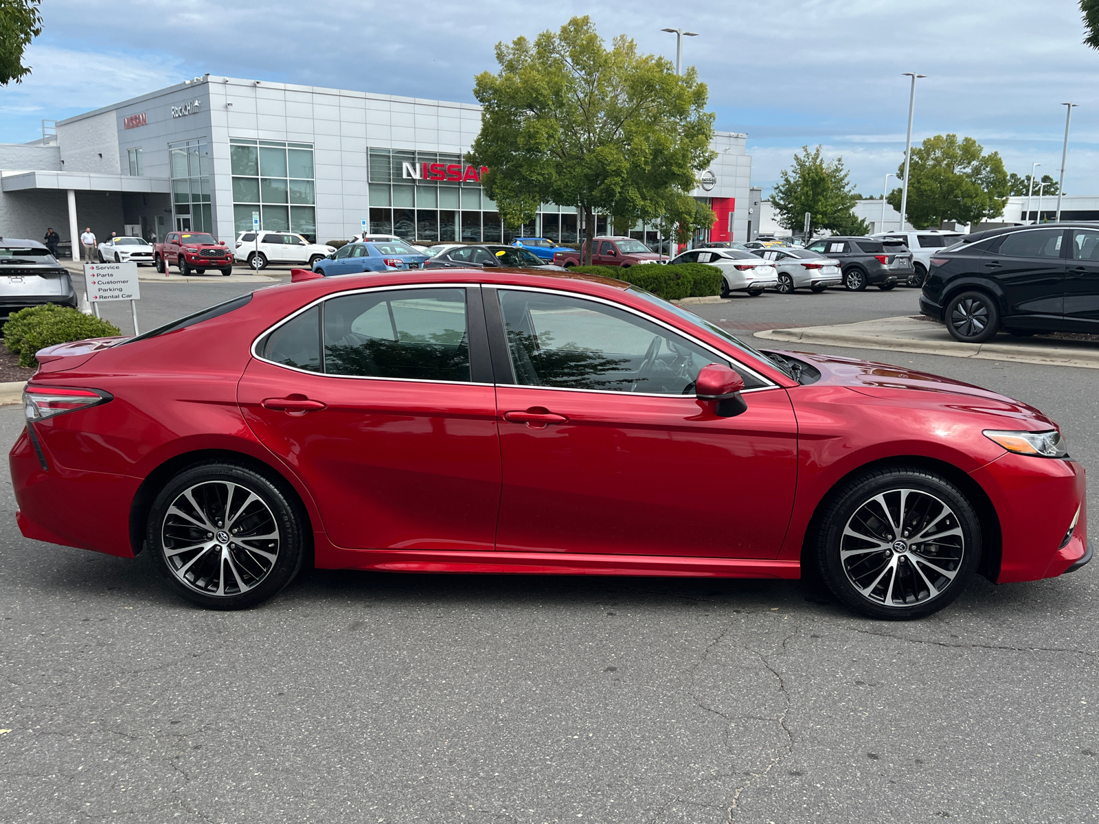 2019 Toyota Camry SE 11