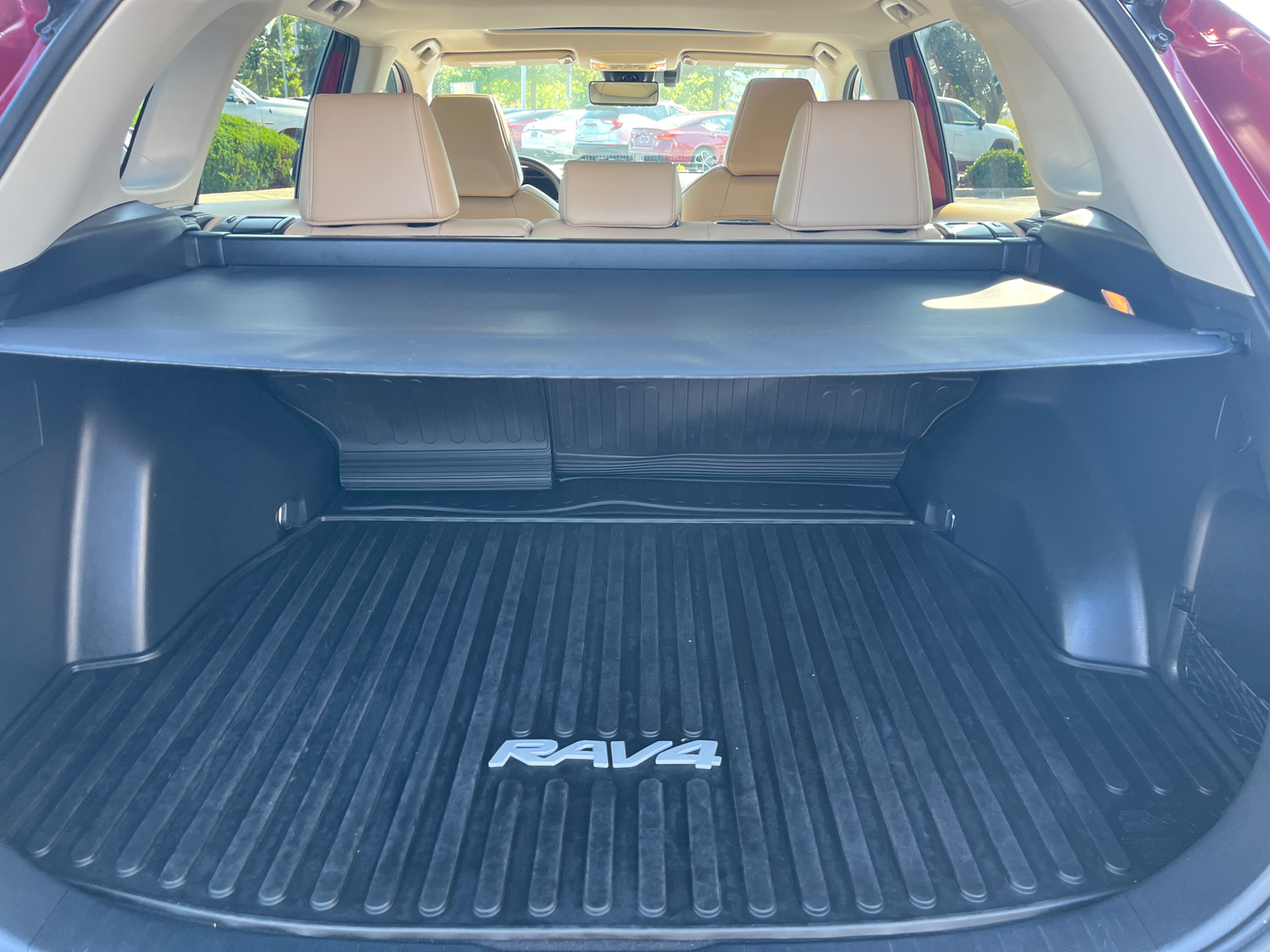 2019 Toyota RAV4 Limited 39