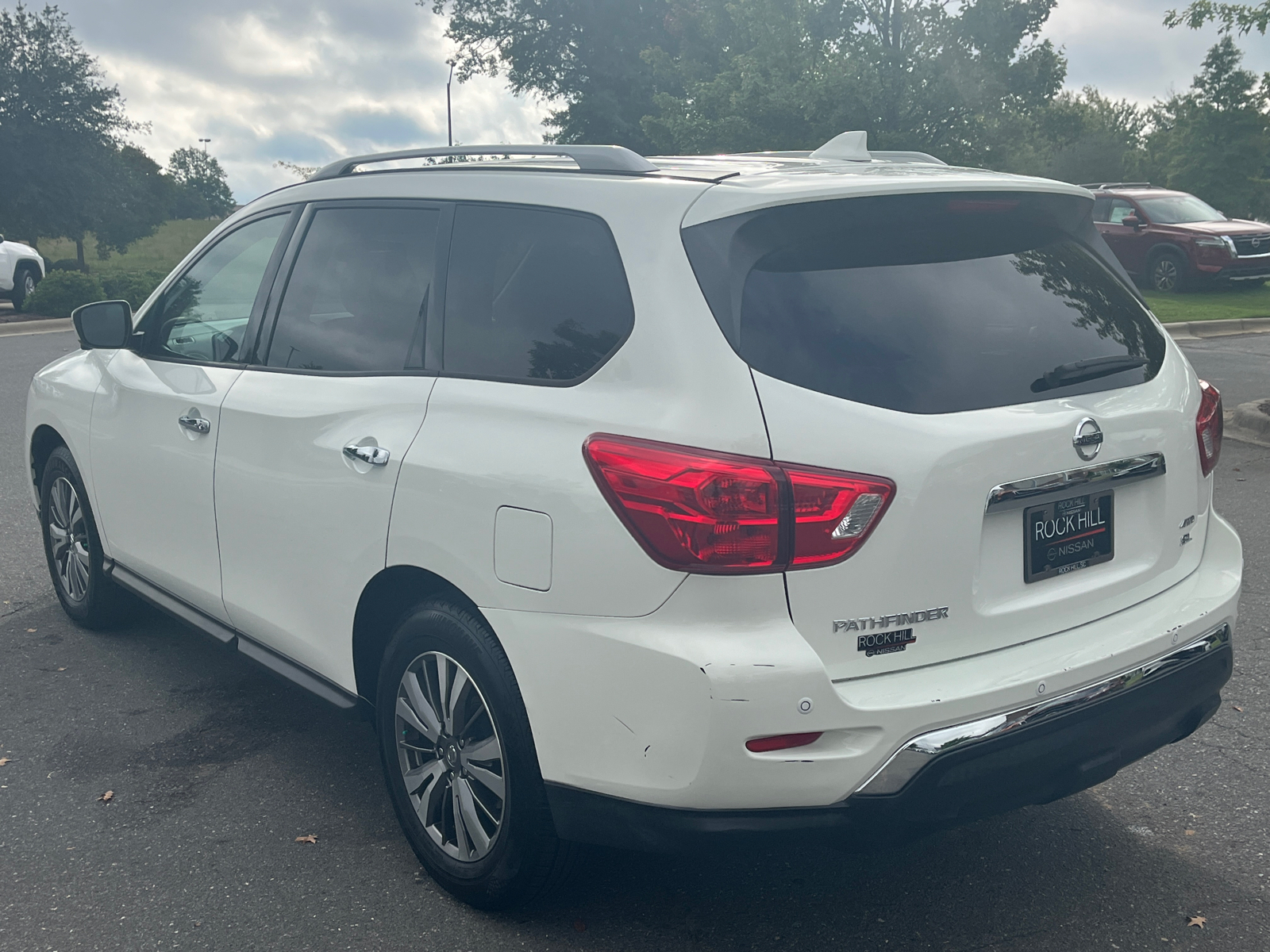 2020 Nissan Pathfinder SL 7