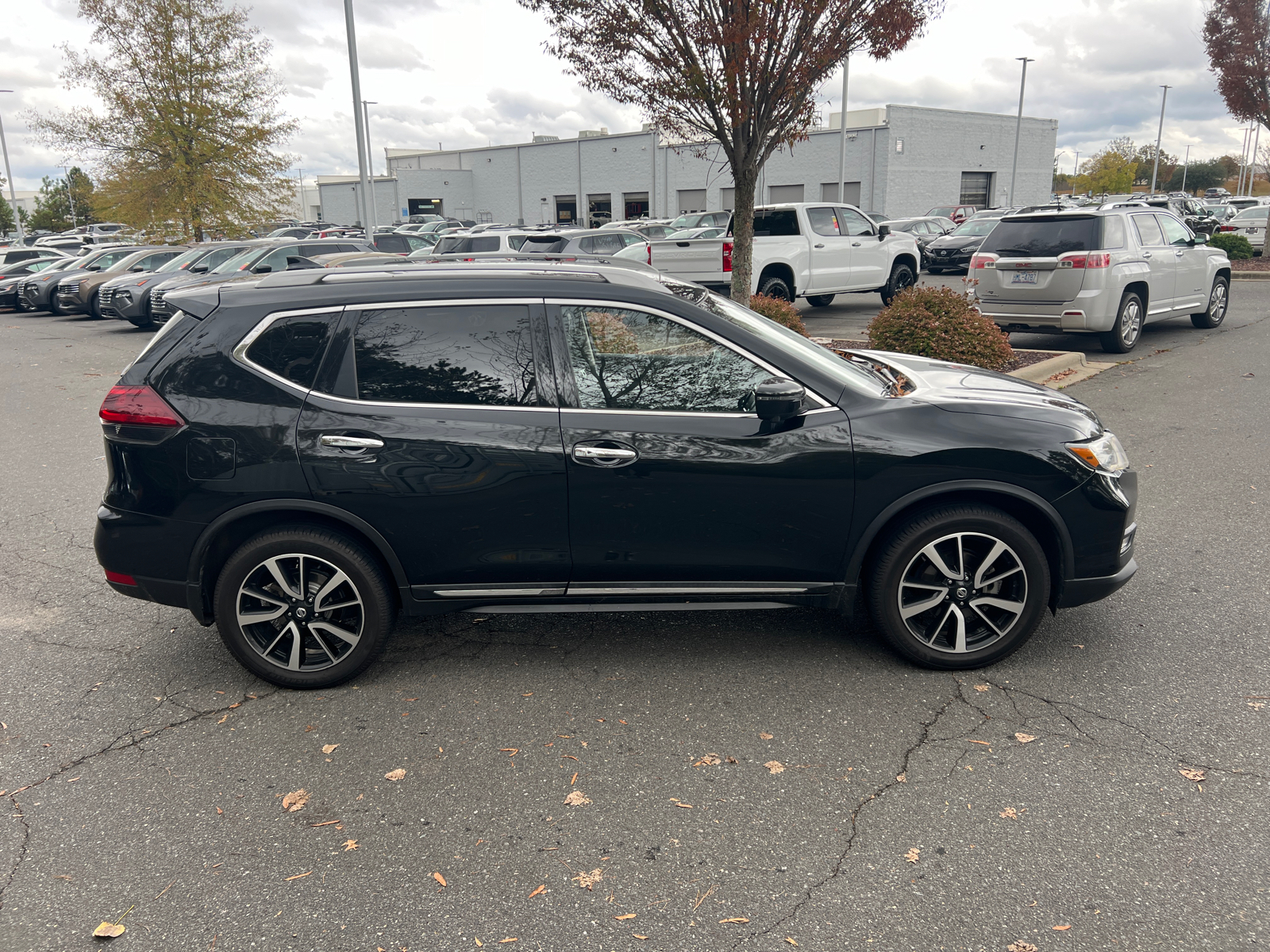 2020 Nissan Rogue SL 11