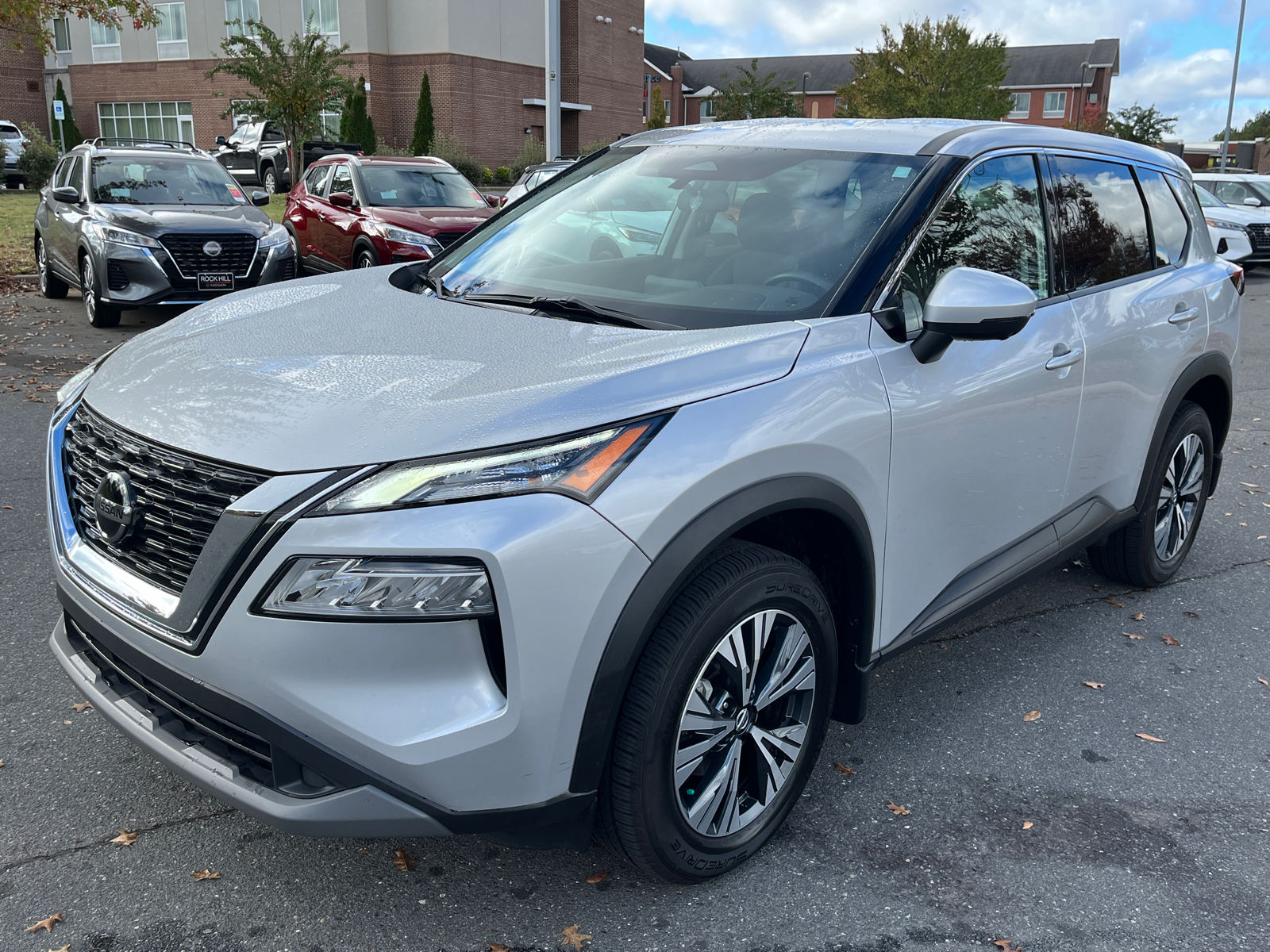 2021 Nissan Rogue SV 4